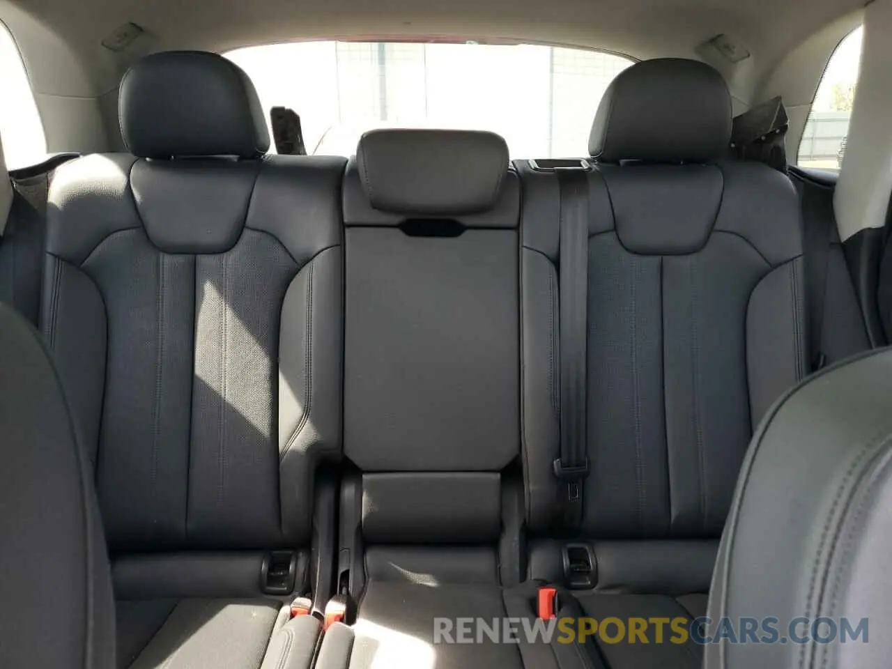 10 Photograph of a damaged car WA1CNAFY0K2112137 AUDI Q5 2019