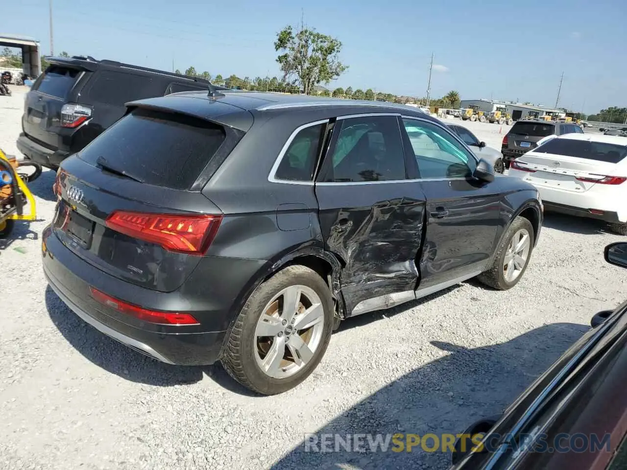 3 Photograph of a damaged car WA1CNAFY1K2045404 AUDI Q5 2019