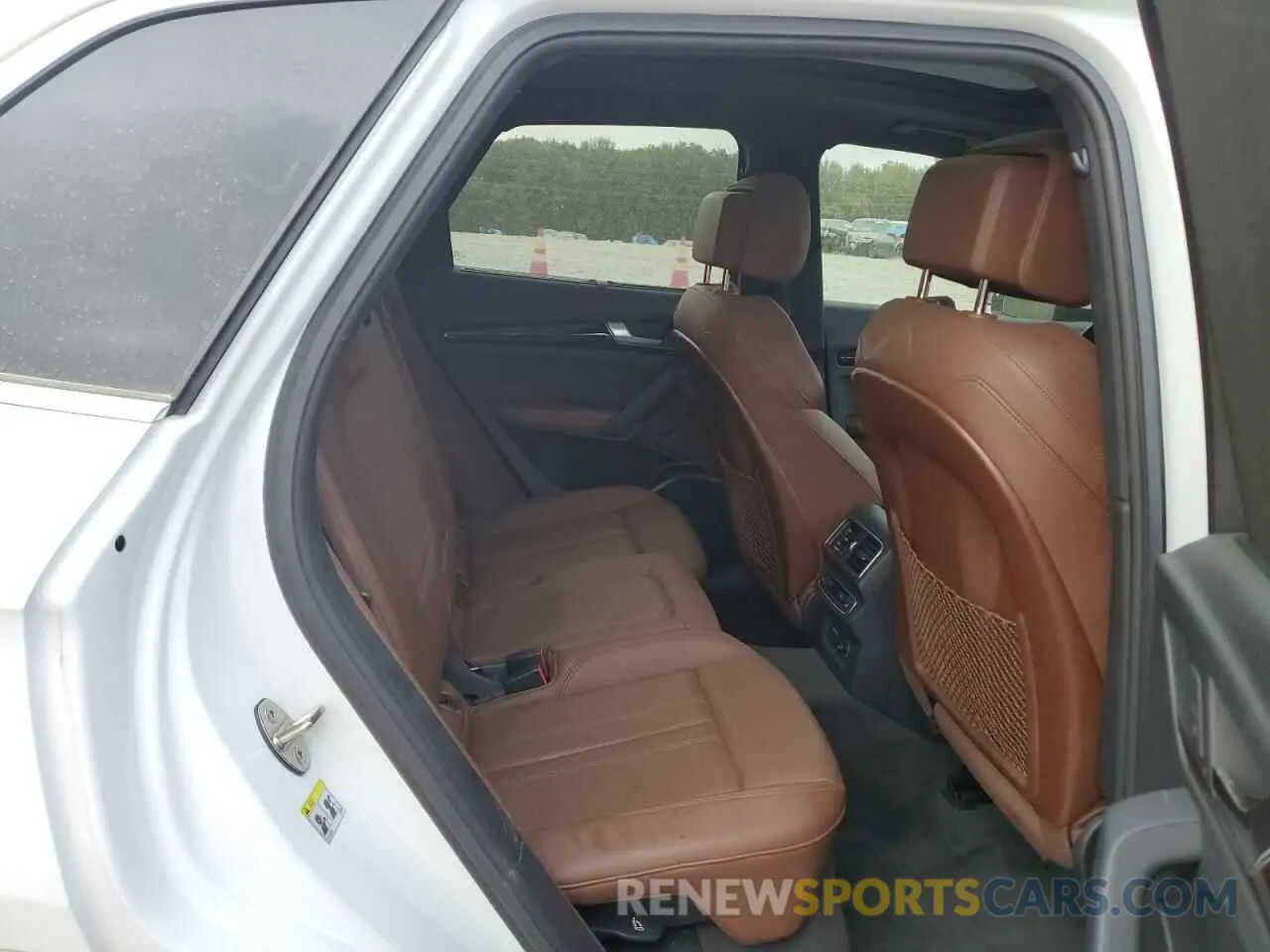 10 Photograph of a damaged car WA1CNAFY2K2036453 AUDI Q5 2019