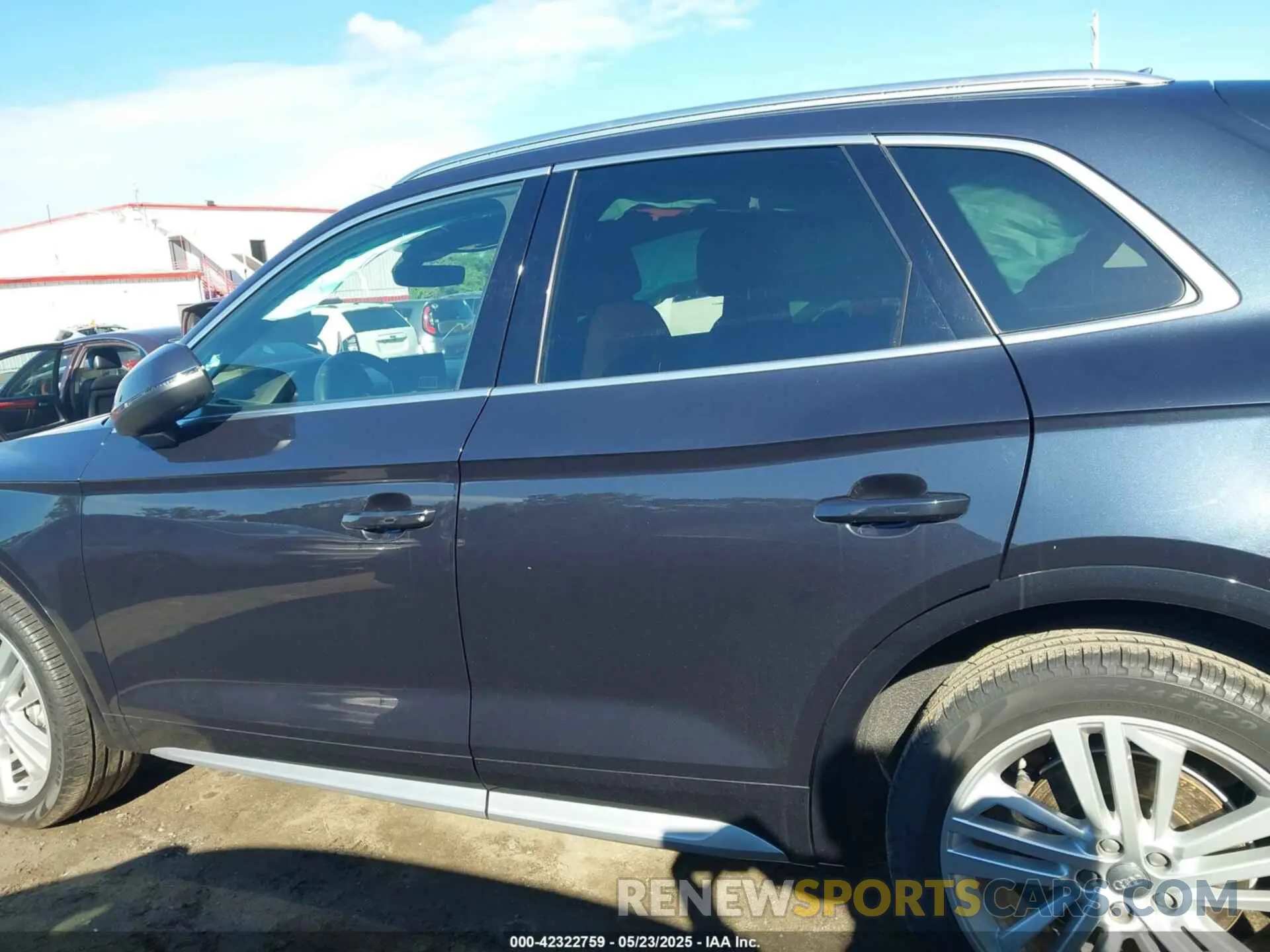 14 Photograph of a damaged car WA1CNAFY2K2092215 AUDI Q5 2019