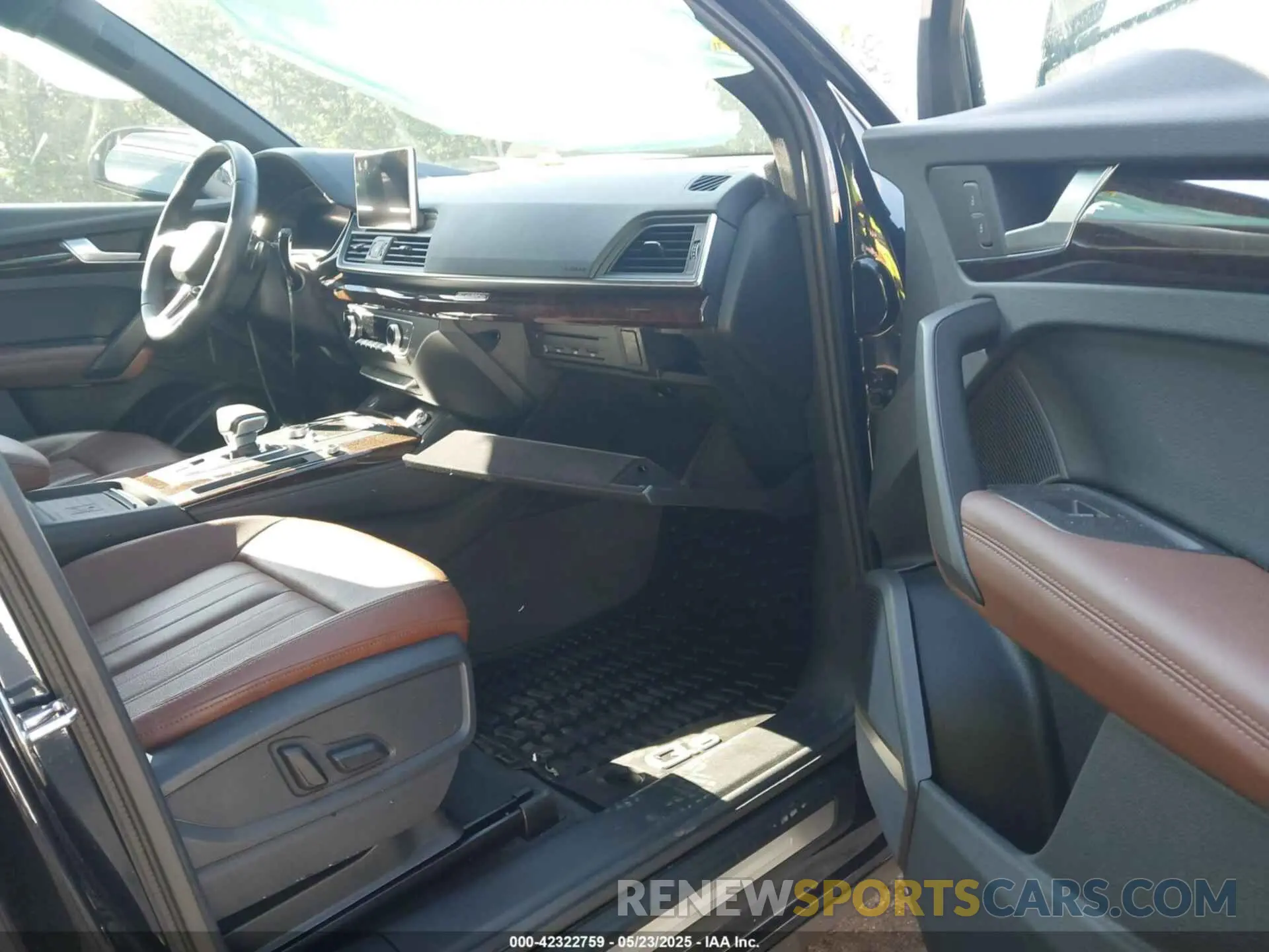 5 Photograph of a damaged car WA1CNAFY2K2092215 AUDI Q5 2019