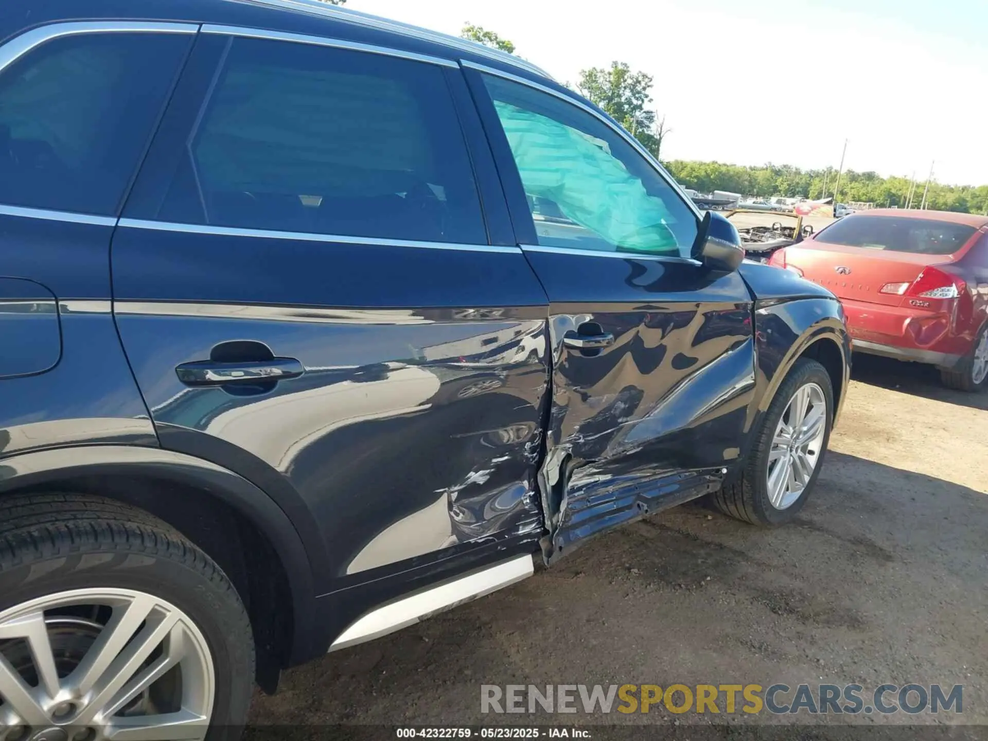 6 Photograph of a damaged car WA1CNAFY2K2092215 AUDI Q5 2019
