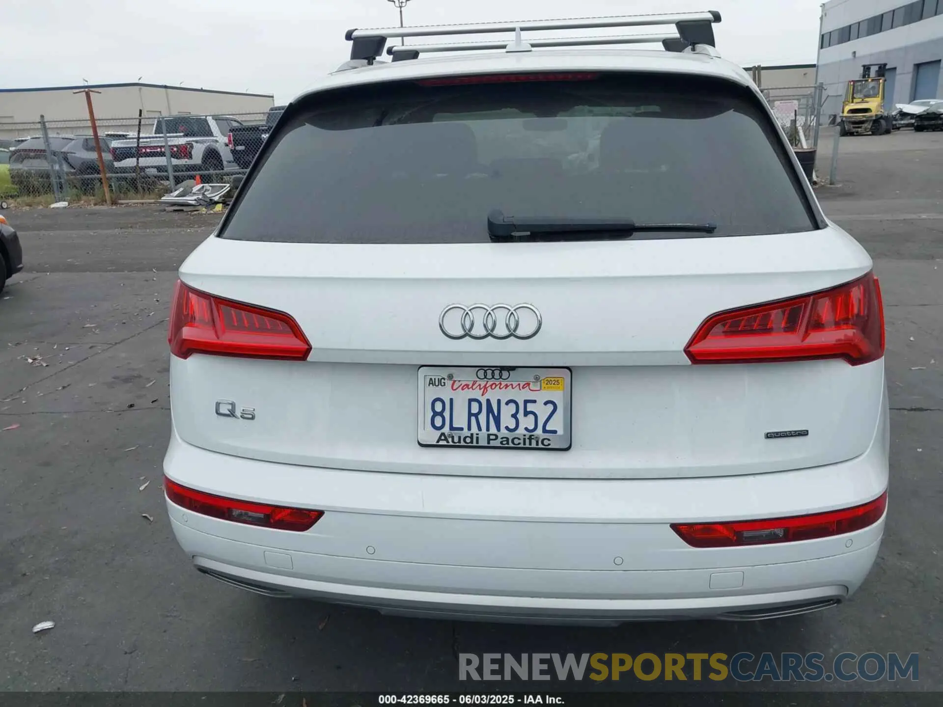16 Photograph of a damaged car WA1CNAFY4K2070295 AUDI Q5 2019