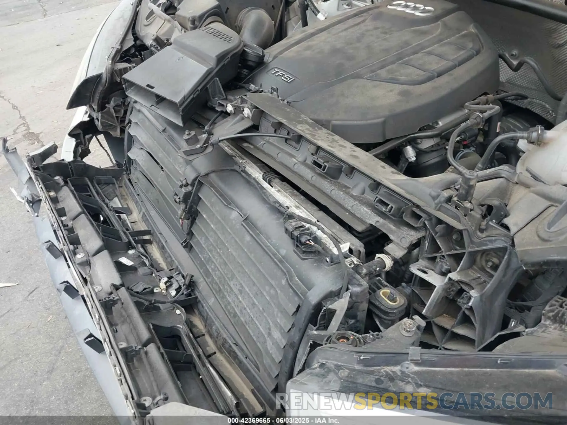 17 Photograph of a damaged car WA1CNAFY4K2070295 AUDI Q5 2019