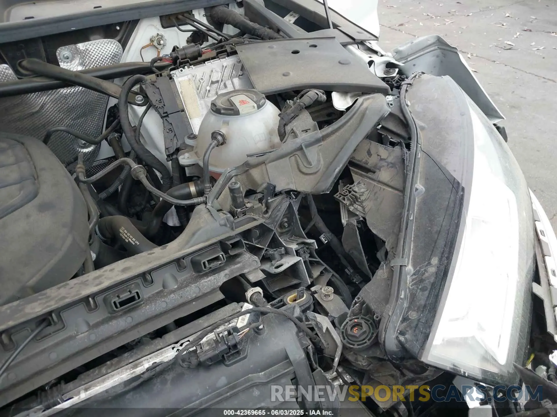 19 Photograph of a damaged car WA1CNAFY4K2070295 AUDI Q5 2019