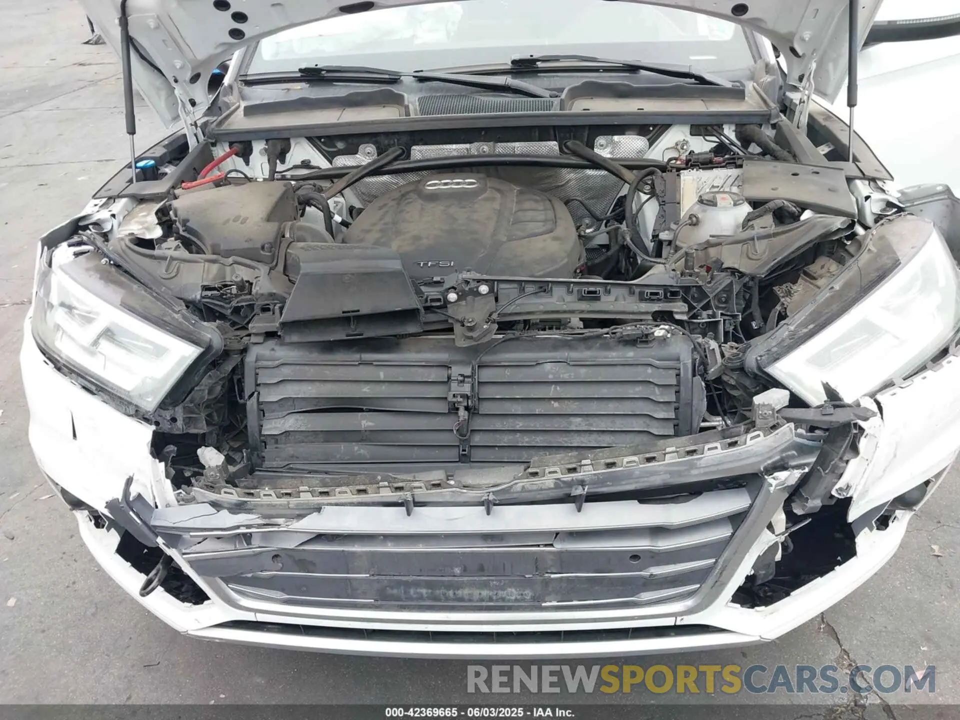 6 Photograph of a damaged car WA1CNAFY4K2070295 AUDI Q5 2019