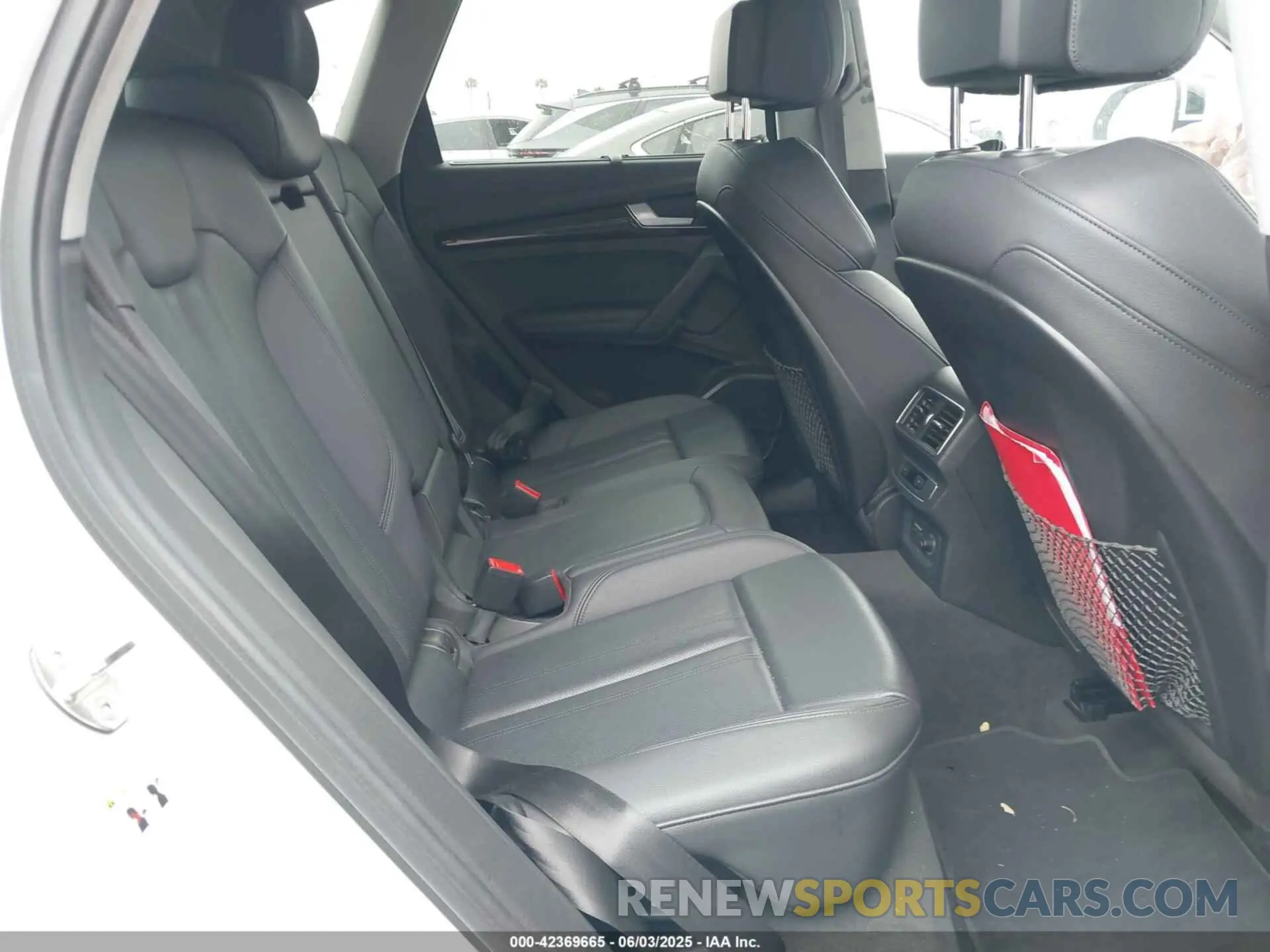 8 Photograph of a damaged car WA1CNAFY4K2070295 AUDI Q5 2019