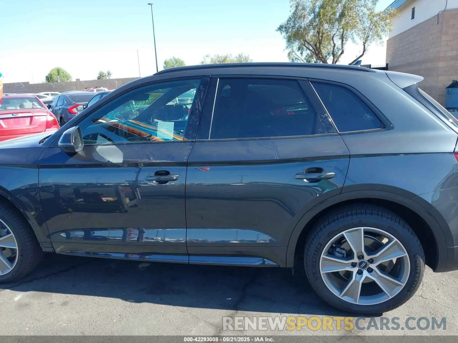 14 Photograph of a damaged car WA1CNAFY7K2117092 AUDI Q5 2019