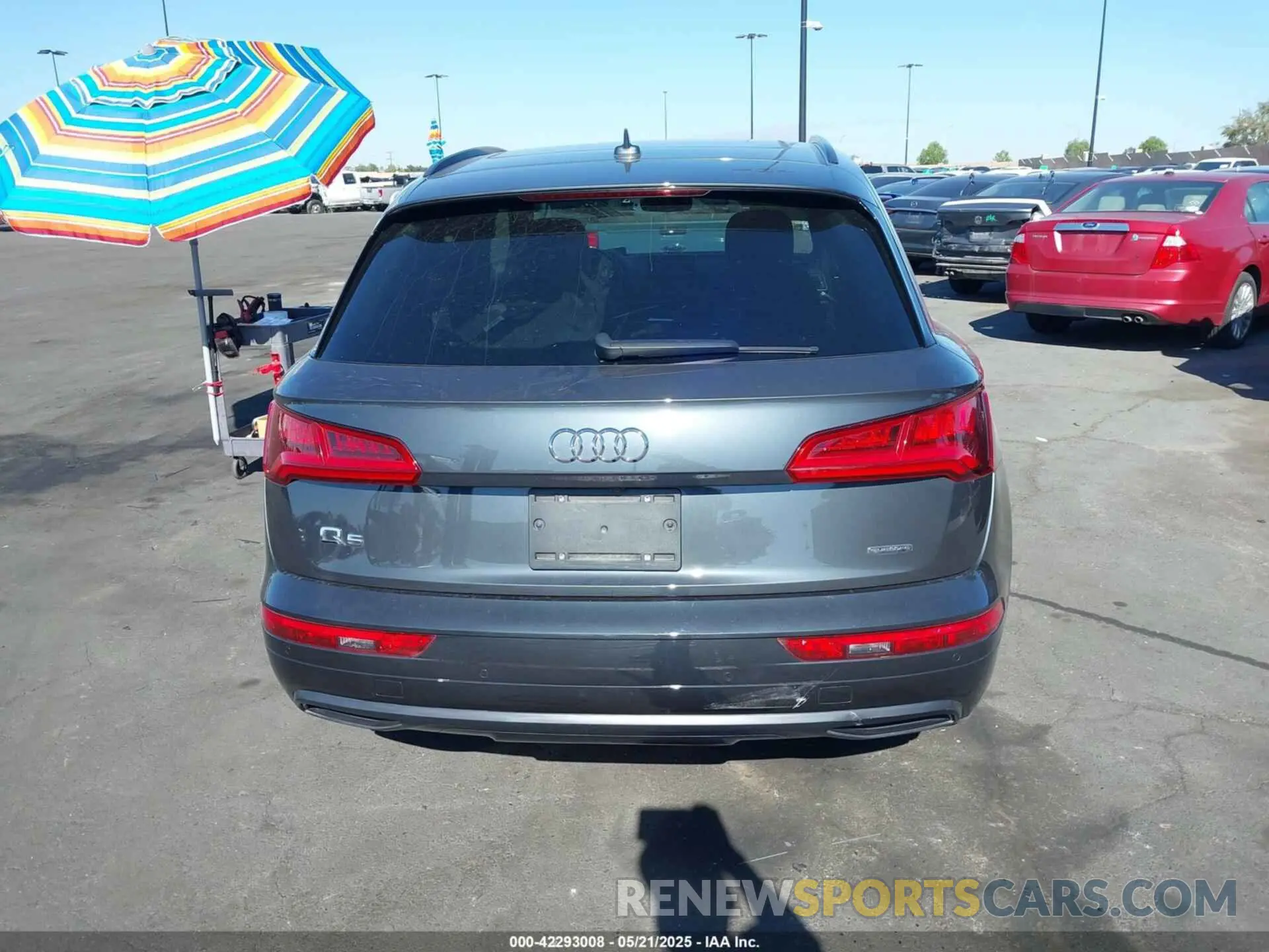 16 Photograph of a damaged car WA1CNAFY7K2117092 AUDI Q5 2019
