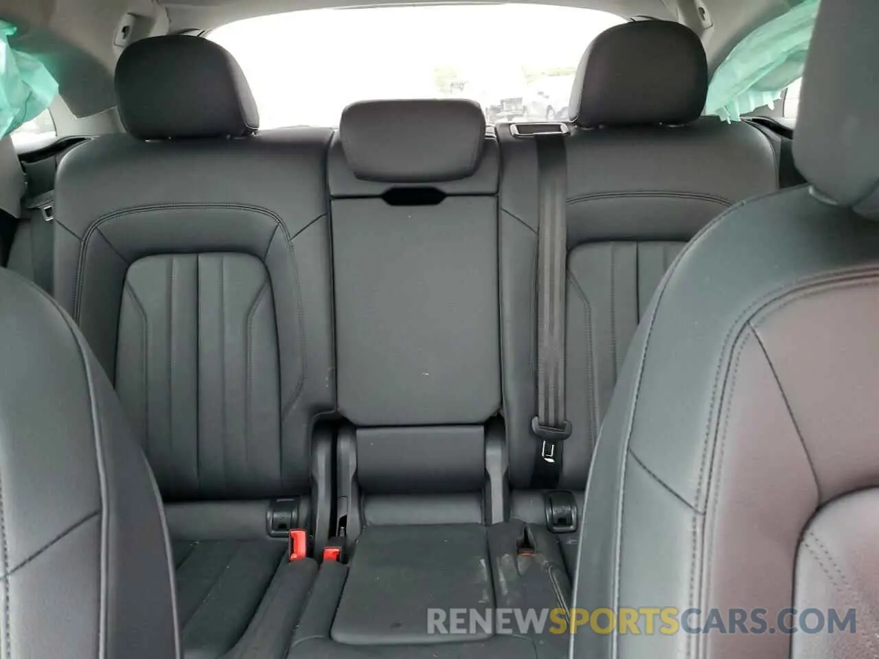10 Photograph of a damaged car WA1CNAFY8K2109664 AUDI Q5 2019