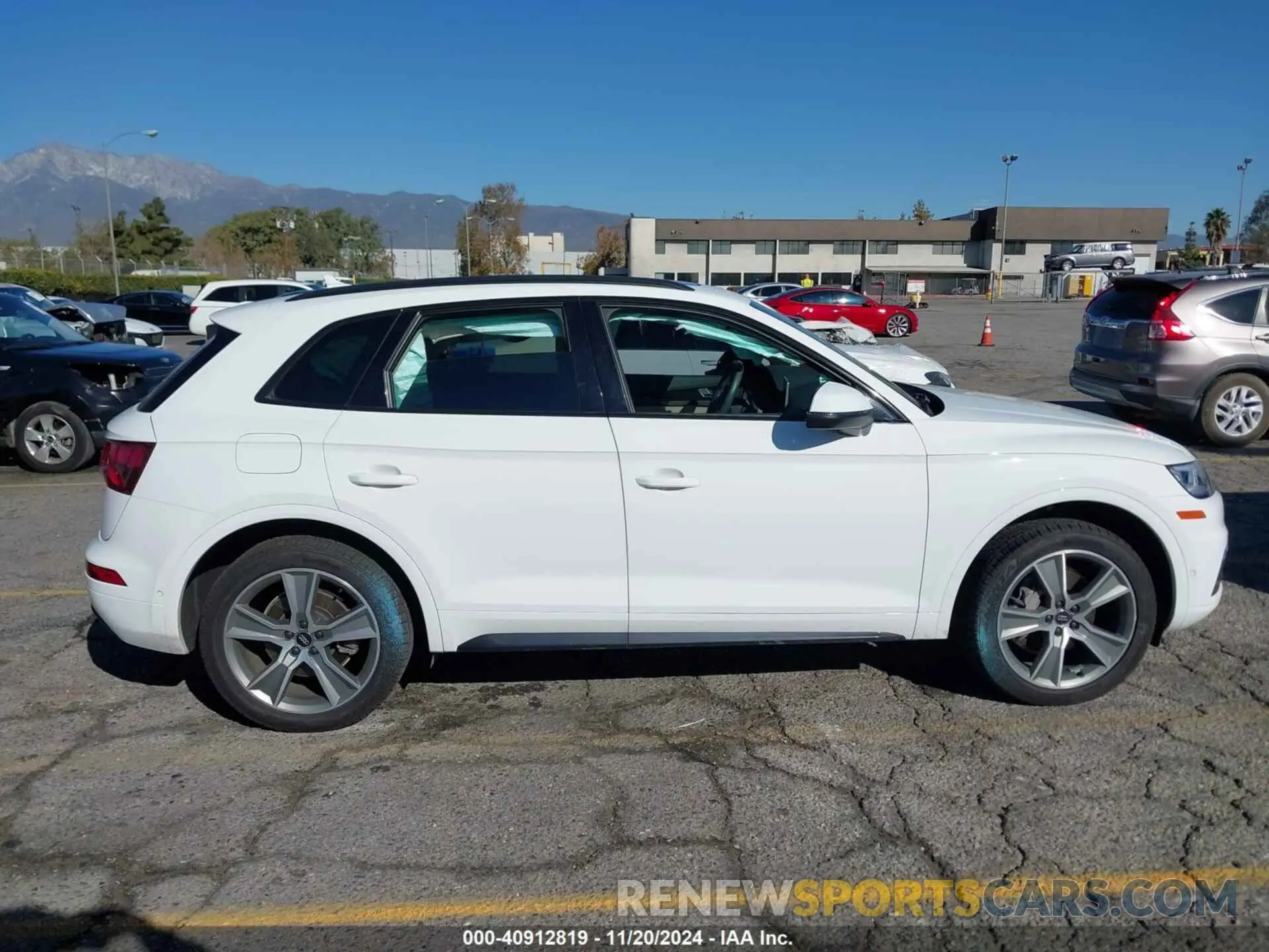 13 Photograph of a damaged car WA1CNAFY8K2125542 AUDI Q5 2019