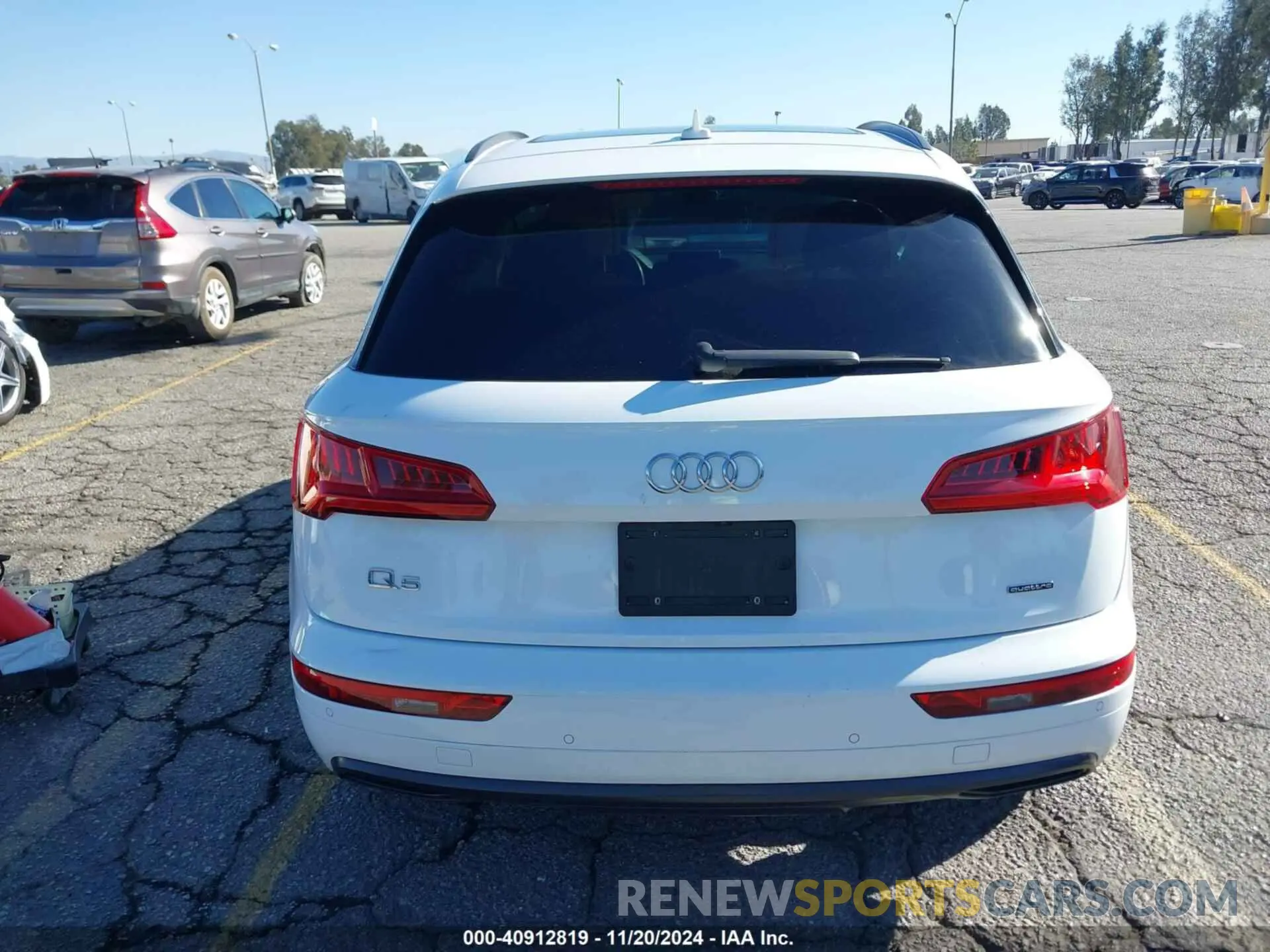 16 Photograph of a damaged car WA1CNAFY8K2125542 AUDI Q5 2019