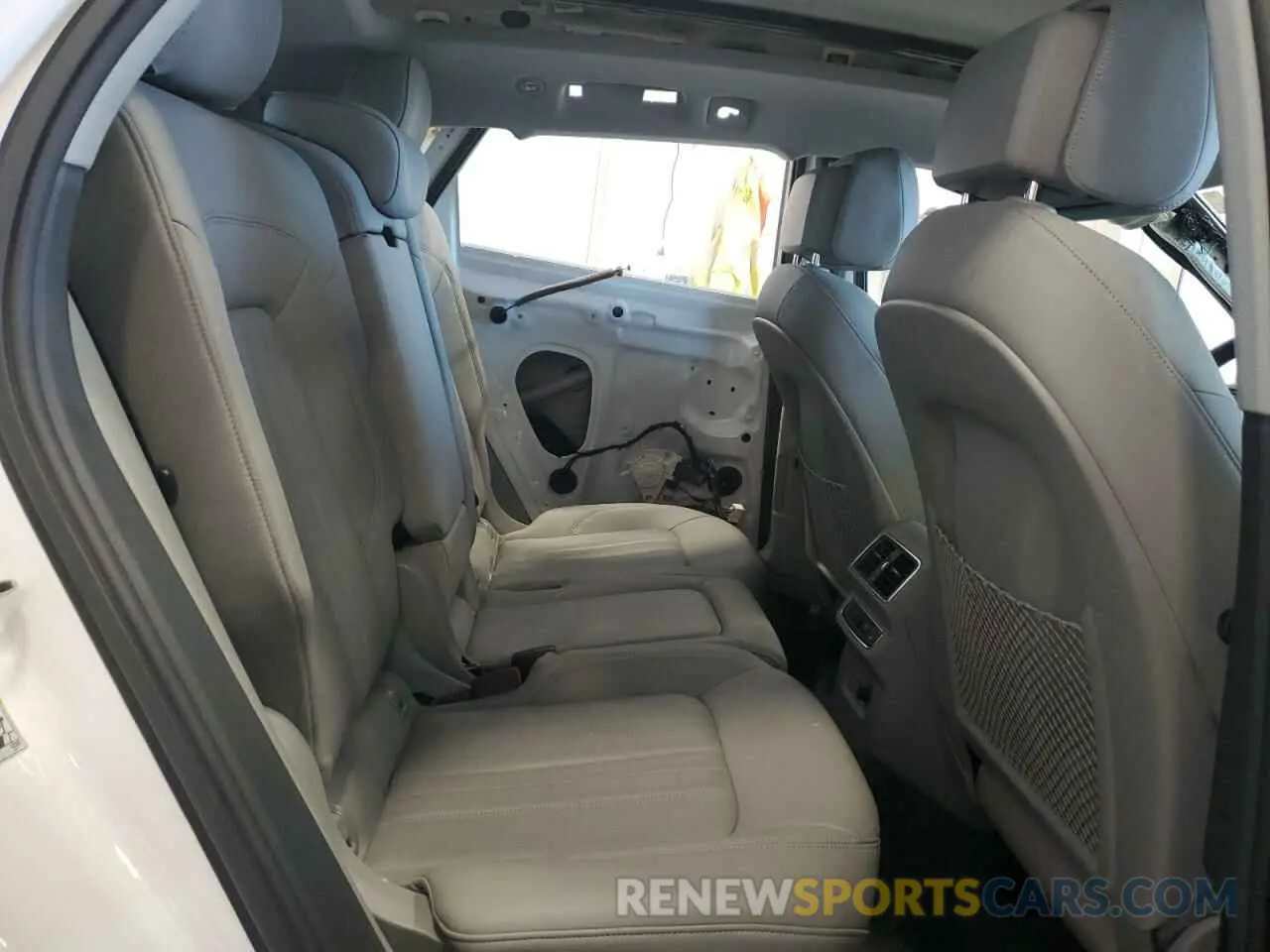11 Photograph of a damaged car WA1CNAFYXK2076604 AUDI Q5 2019