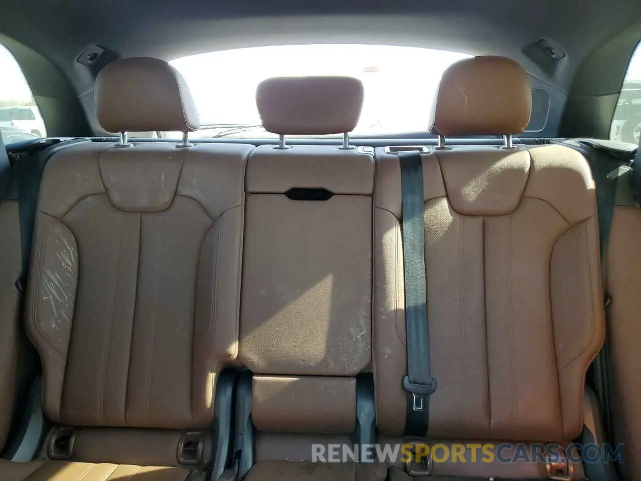 10 Photograph of a damaged car WA1CNAFYXK2081186 AUDI Q5 2019