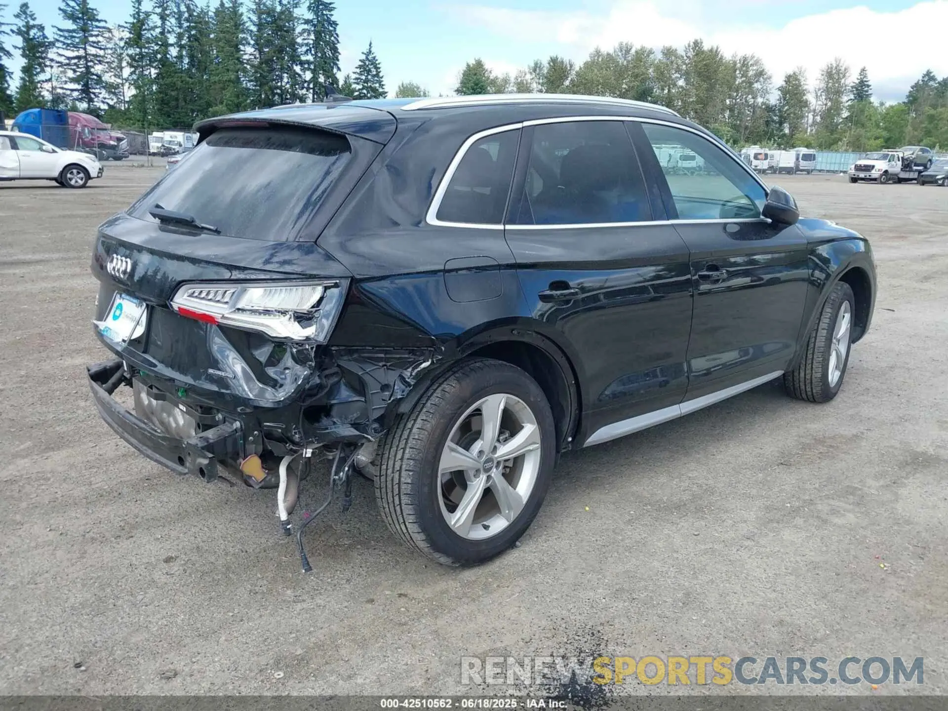 4 Photograph of a damaged car WA1ANAFY0L2059836 AUDI Q5 2020