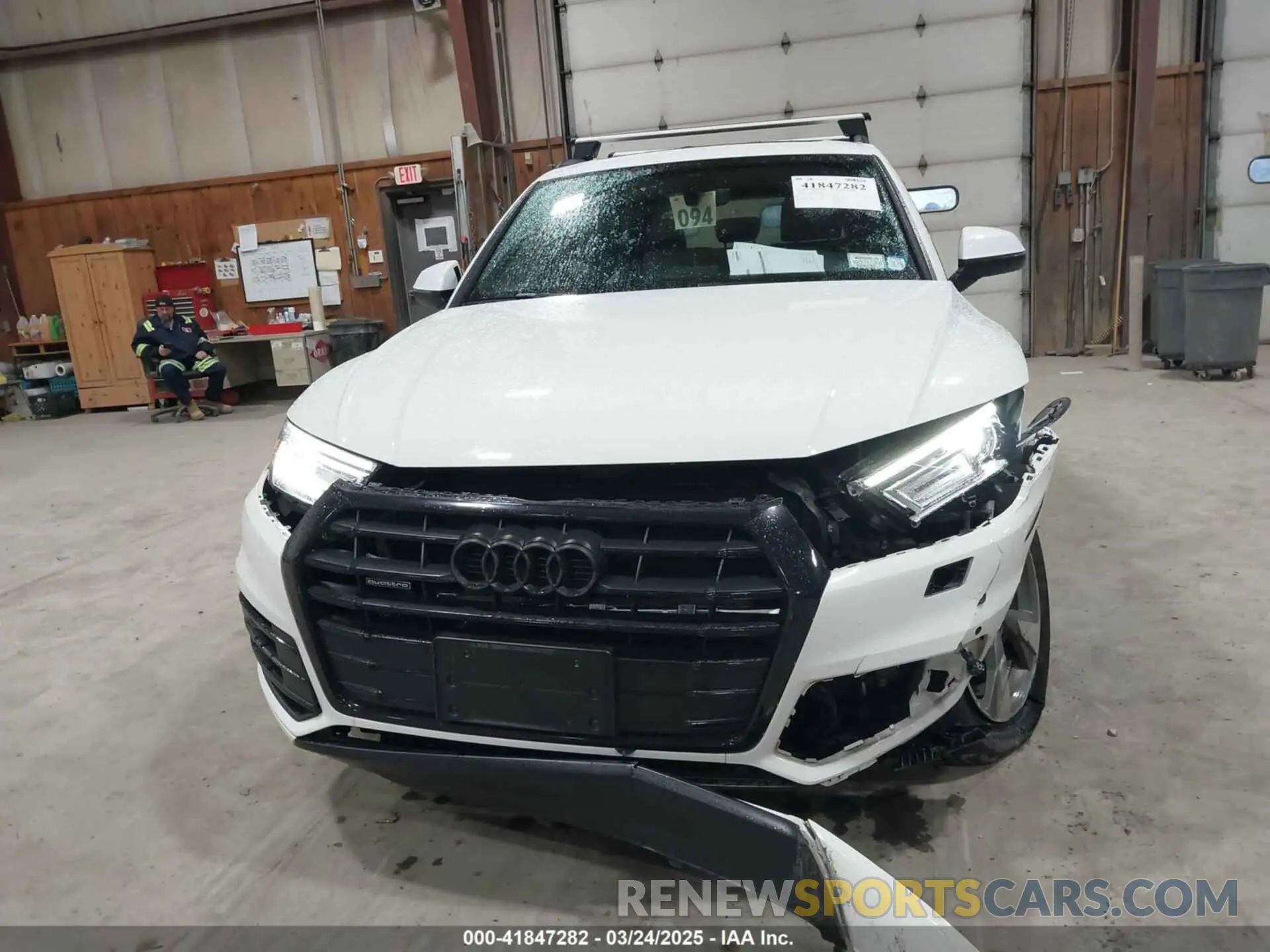 17 Photograph of a damaged car WA1ANAFY0L2108758 AUDI Q5 2020