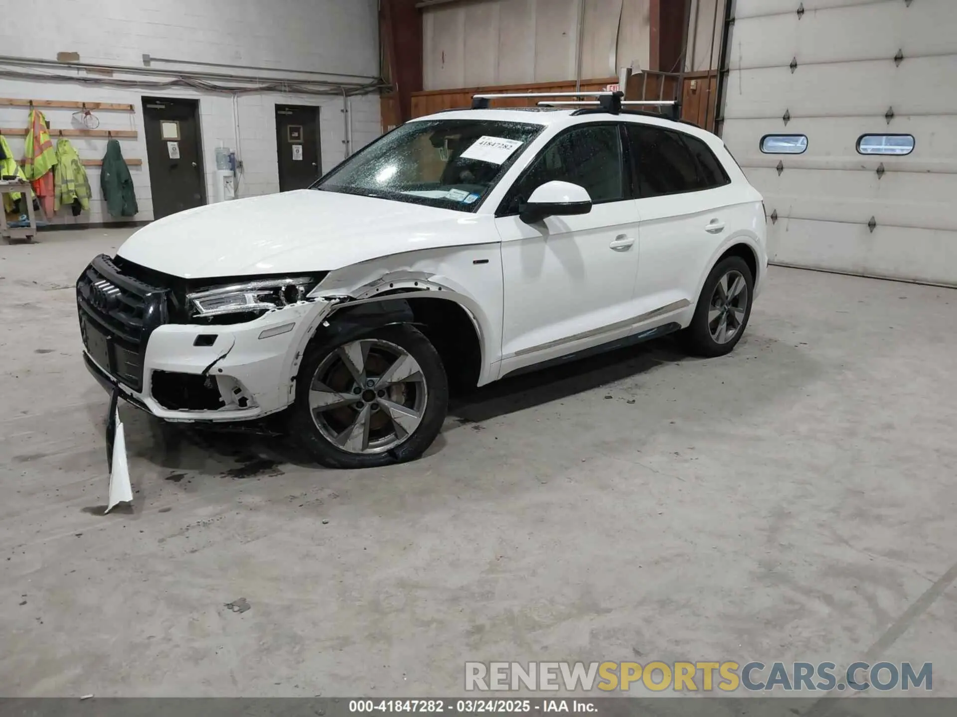 2 Photograph of a damaged car WA1ANAFY0L2108758 AUDI Q5 2020