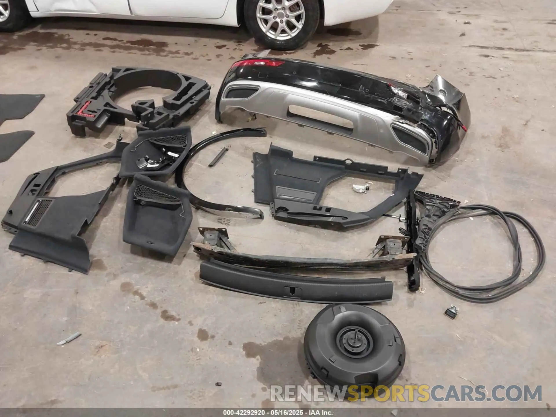12 Photograph of a damaged car WA1ANAFY0L2114964 AUDI Q5 2020
