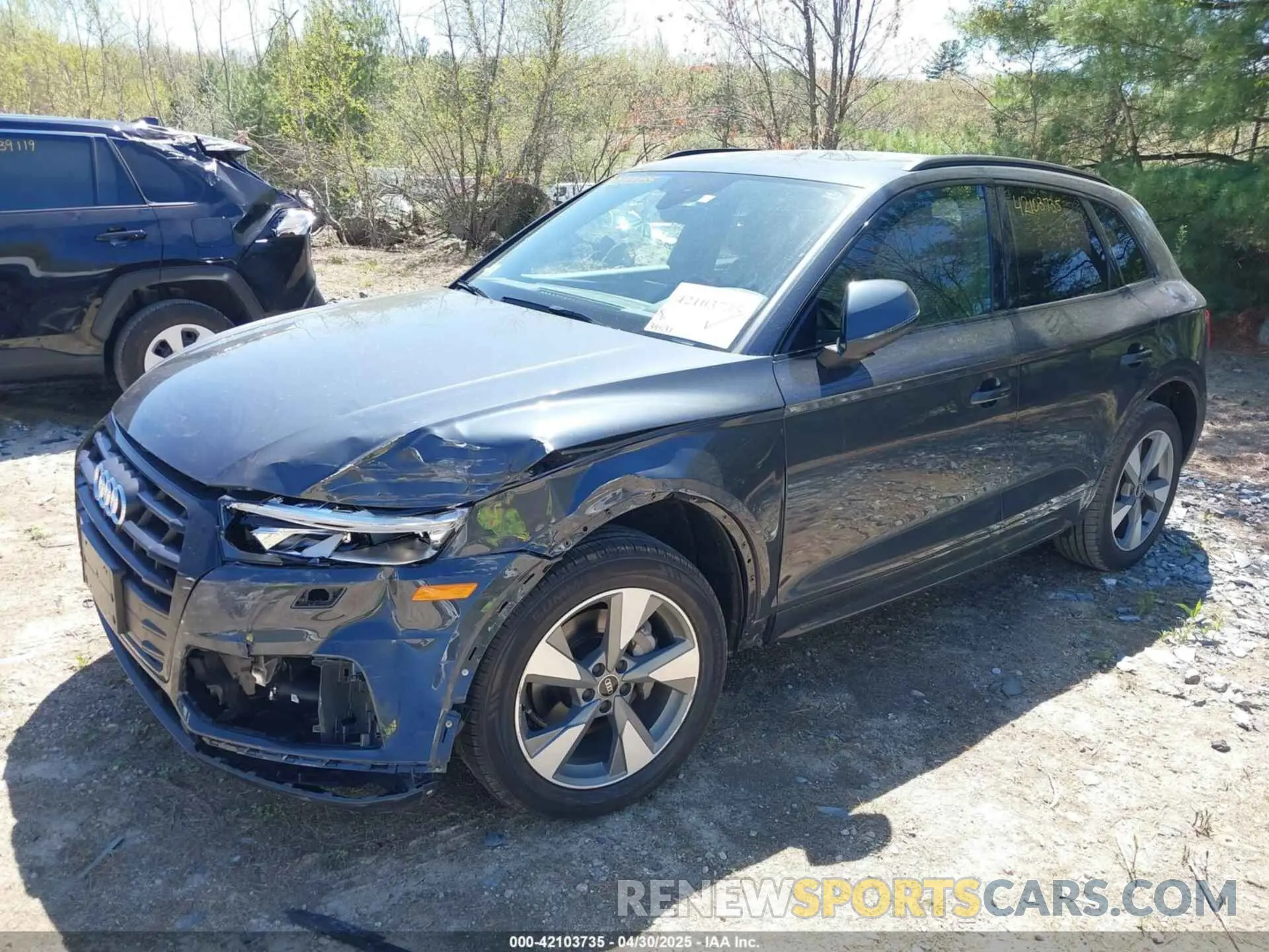2 Photograph of a damaged car WA1ANAFY0L2116391 AUDI Q5 2020
