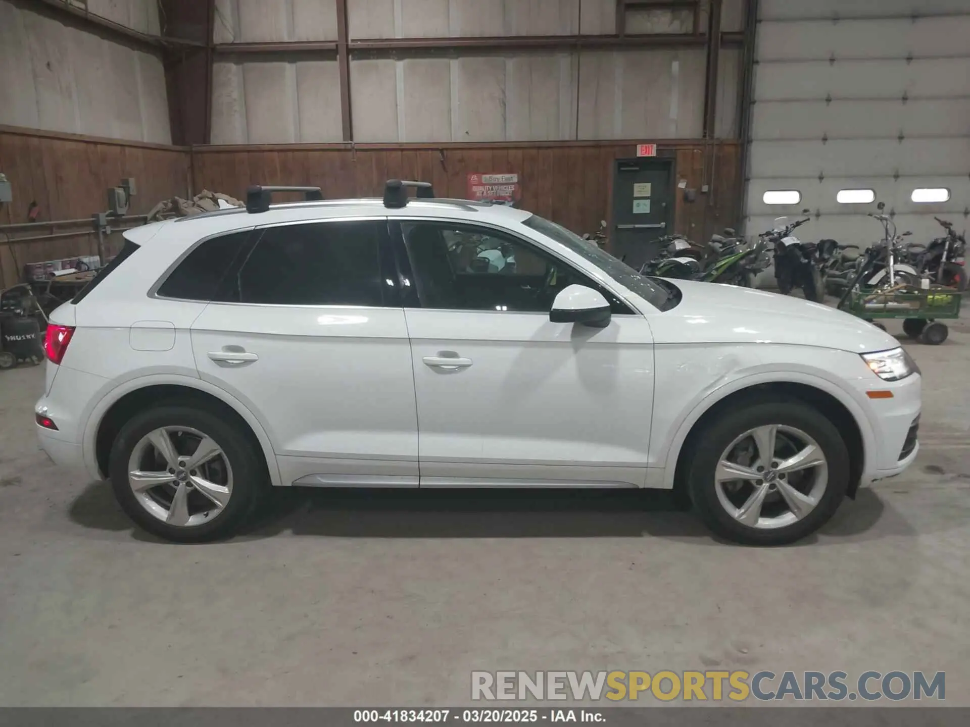 13 Photograph of a damaged car WA1ANAFY1L2028384 AUDI Q5 2020