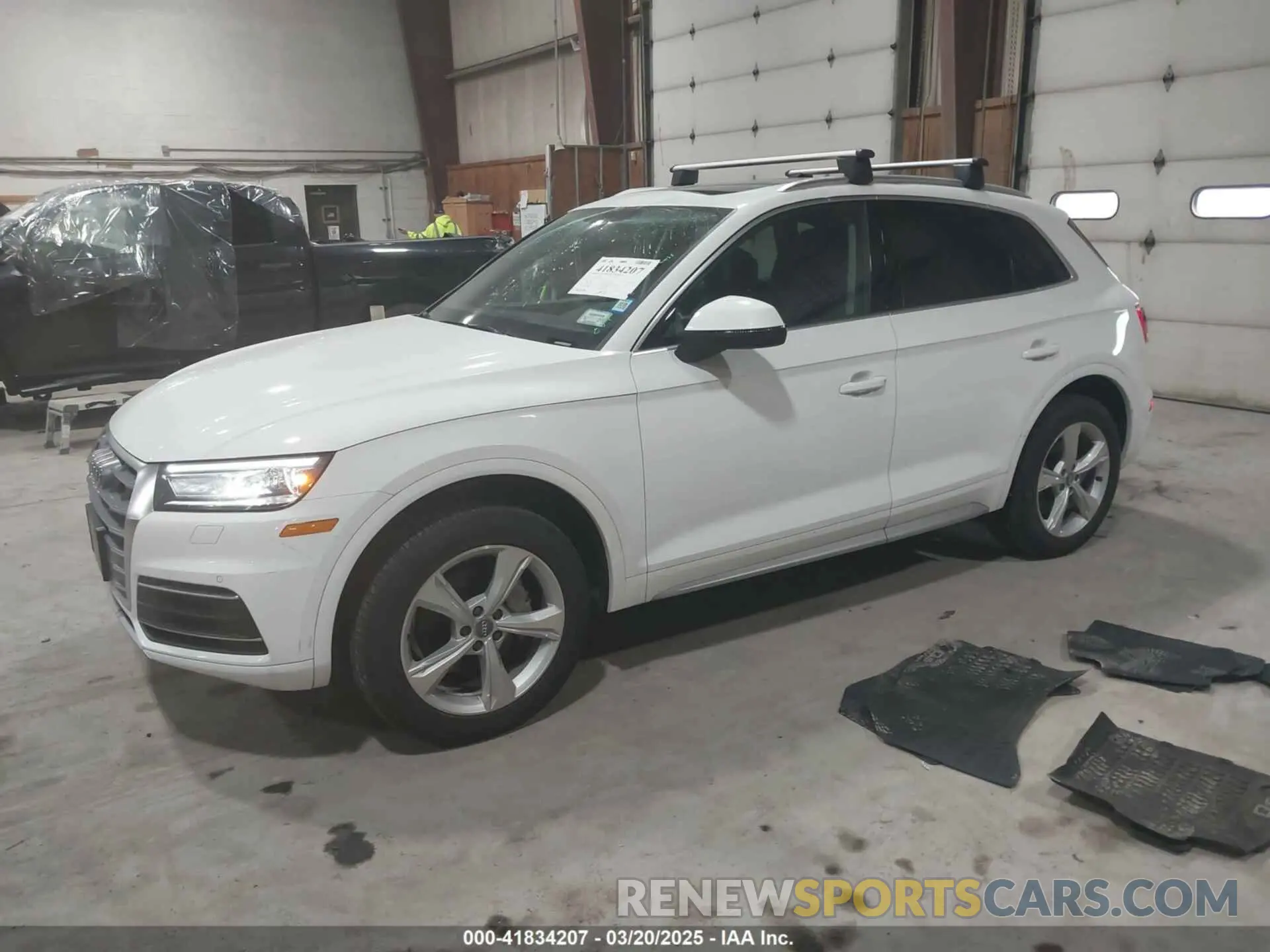 2 Photograph of a damaged car WA1ANAFY1L2028384 AUDI Q5 2020
