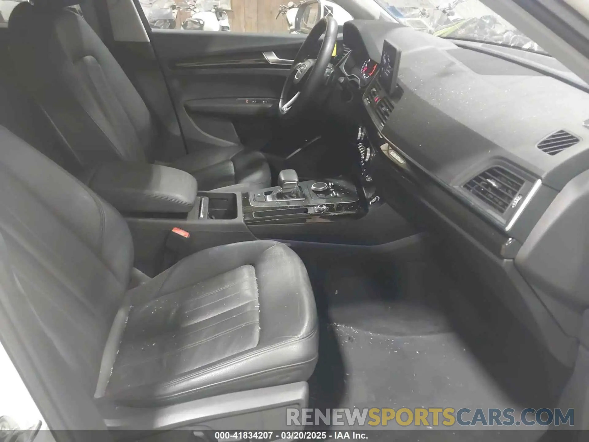 5 Photograph of a damaged car WA1ANAFY1L2028384 AUDI Q5 2020