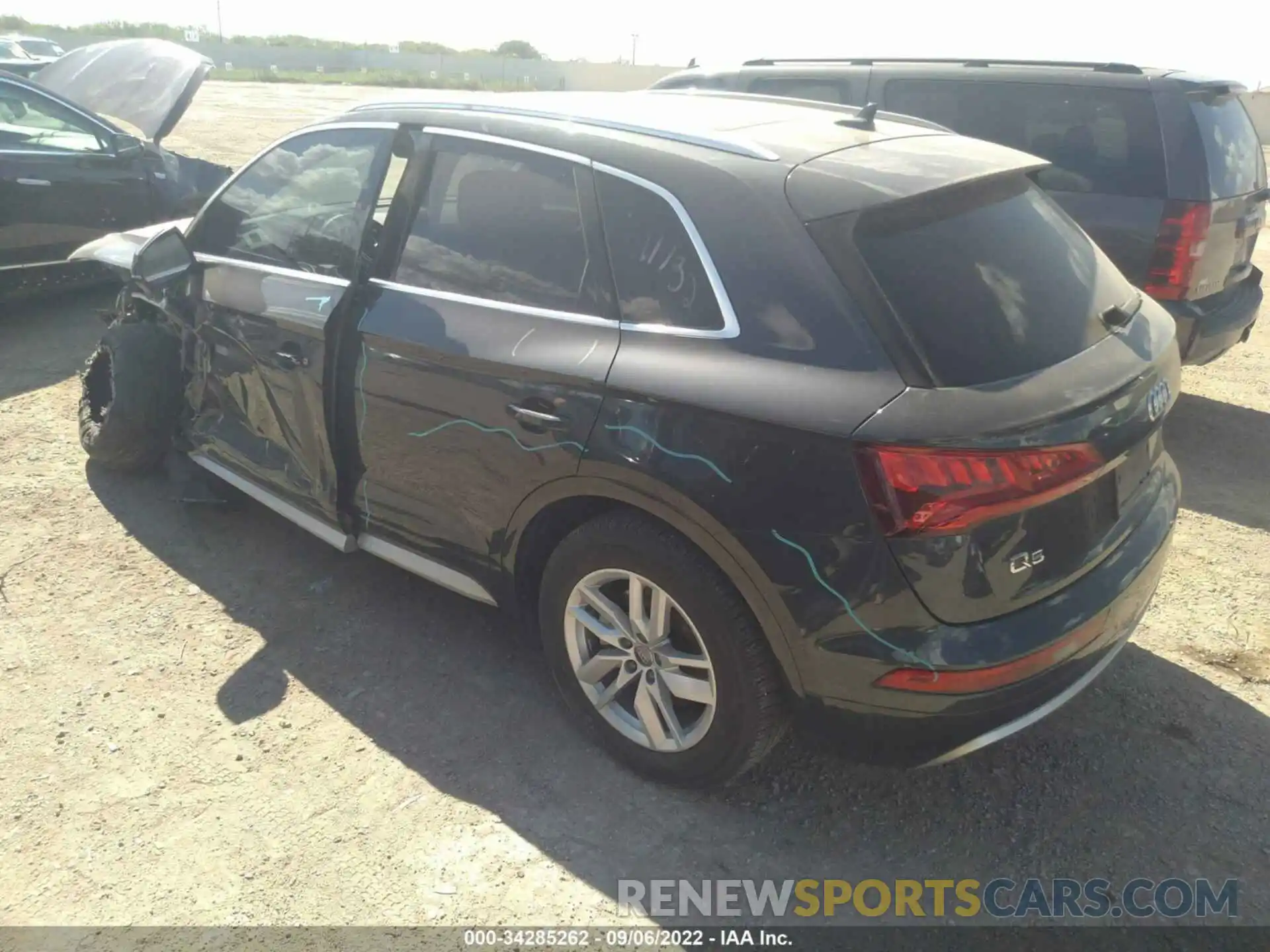 3 Photograph of a damaged car WA1ANAFY1L2067069 AUDI Q5 2020