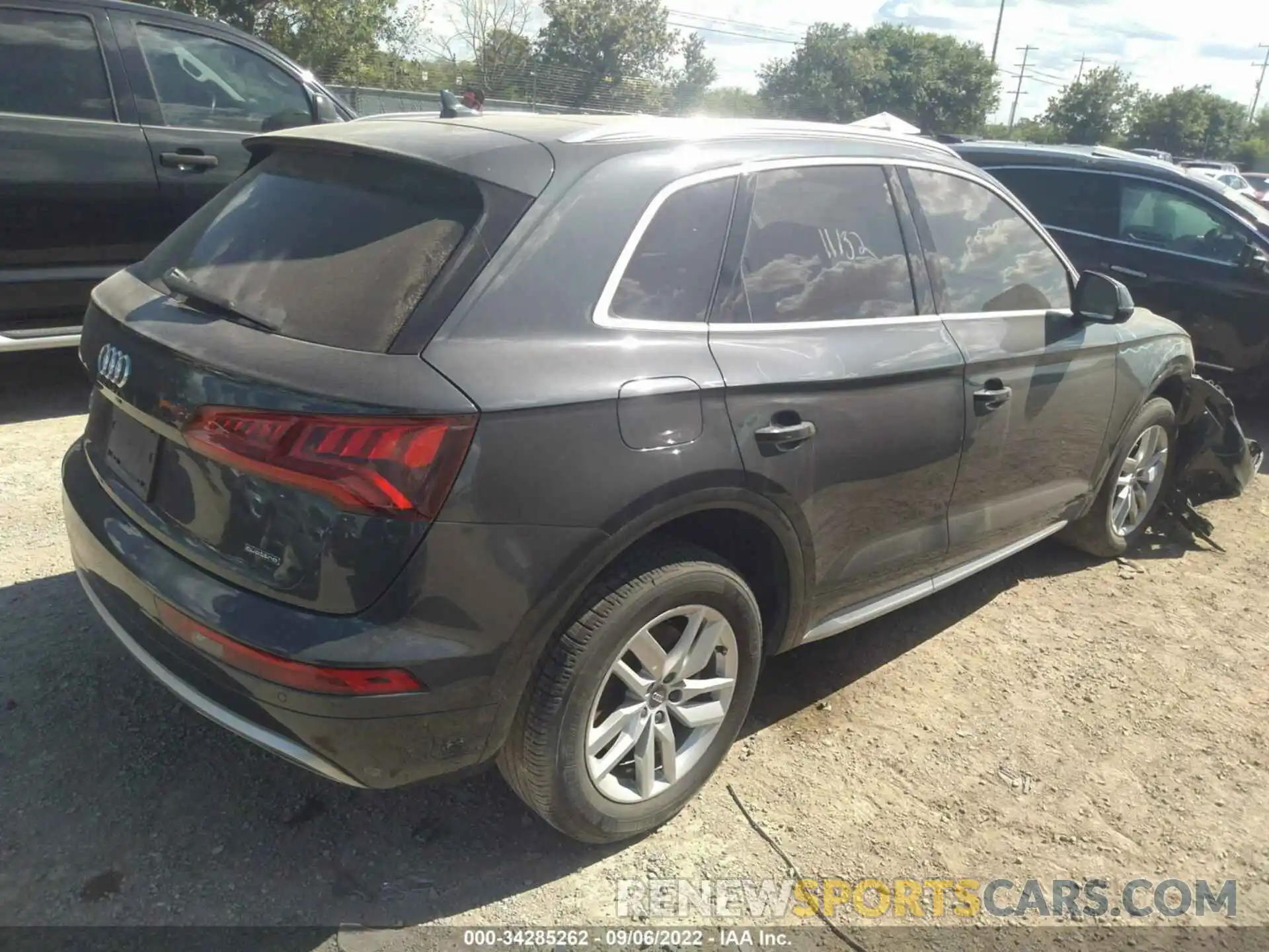 4 Photograph of a damaged car WA1ANAFY1L2067069 AUDI Q5 2020