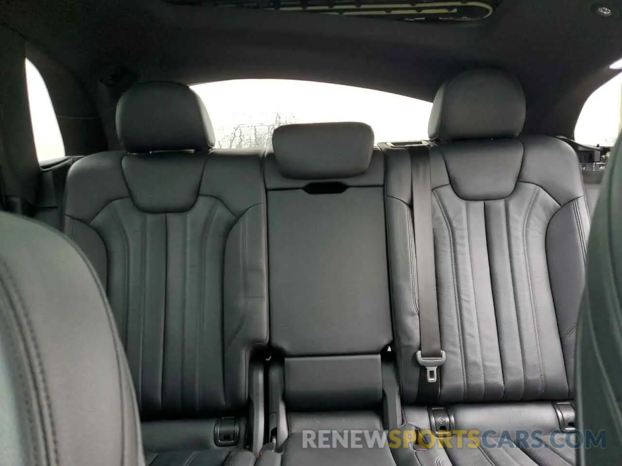10 Photograph of a damaged car WA1ANAFY1L2098550 AUDI Q5 2020