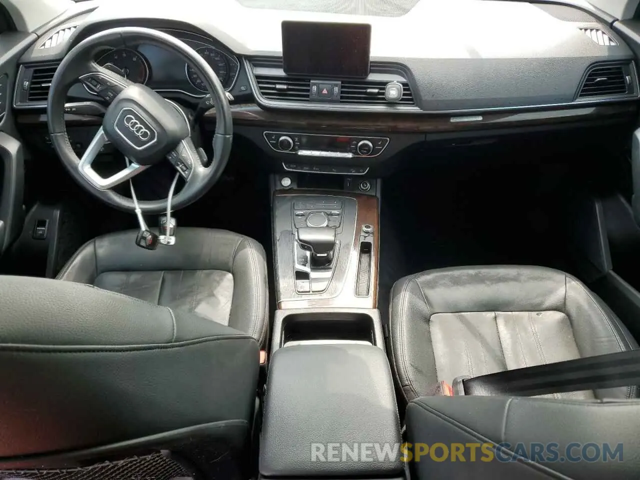 8 Photograph of a damaged car WA1ANAFY2L2019094 AUDI Q5 2020