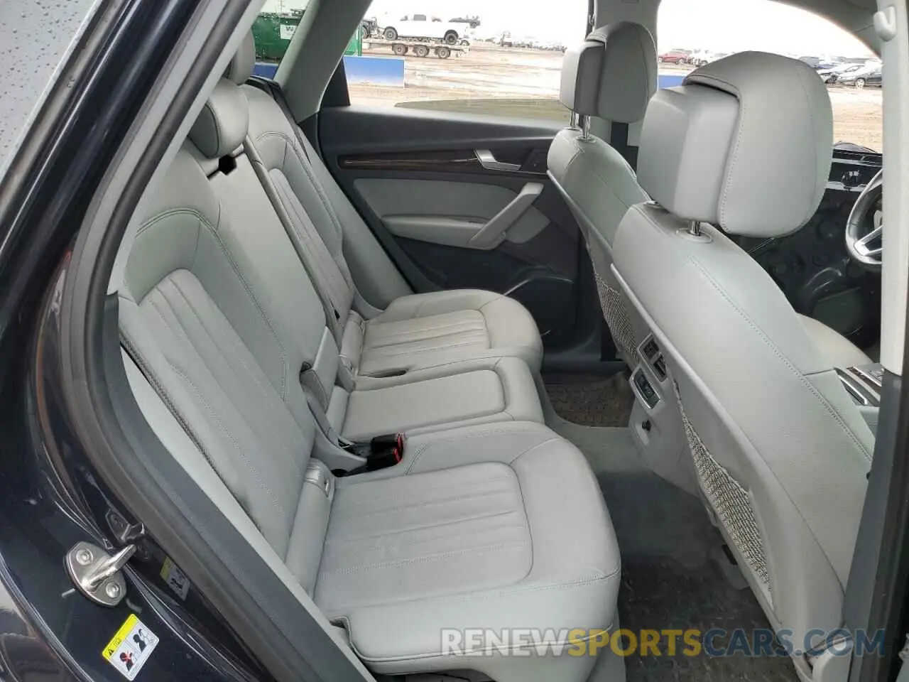 11 Photograph of a damaged car WA1ANAFY2L2069963 AUDI Q5 2020
