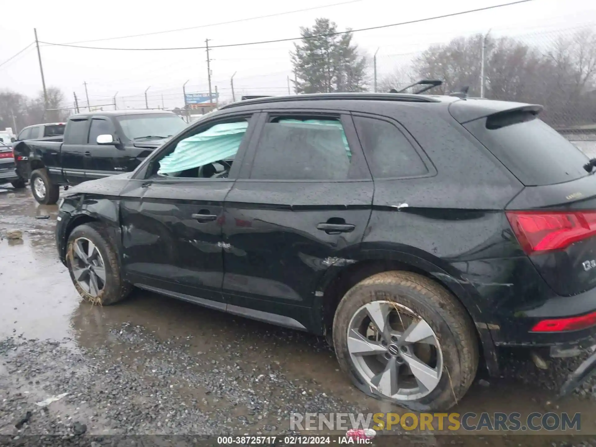 14 Photograph of a damaged car WA1ANAFY2L2076198 AUDI Q5 2020