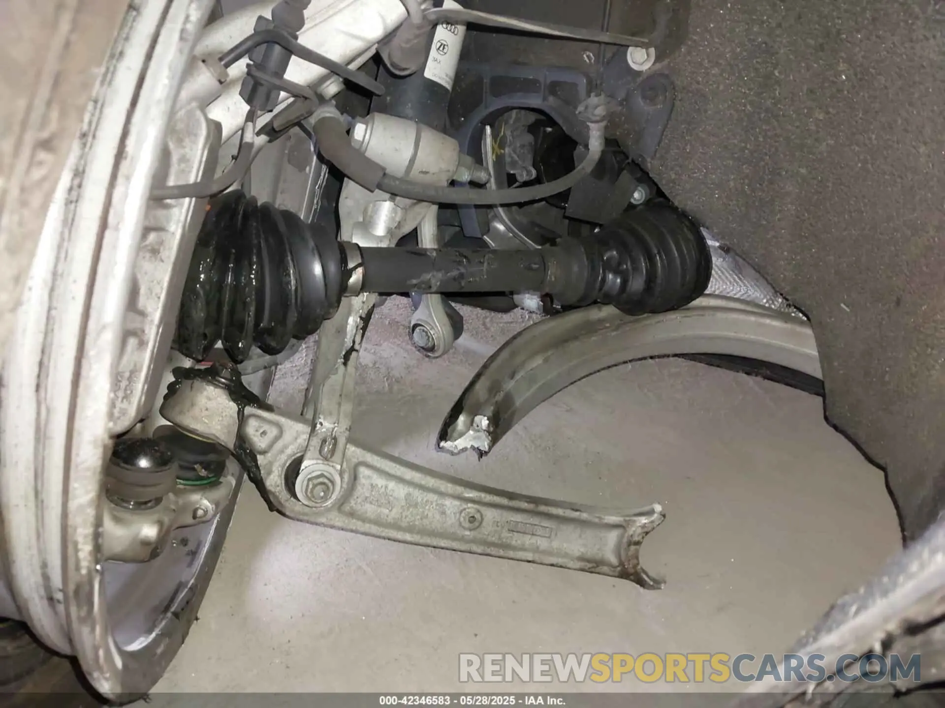 17 Photograph of a damaged car WA1ANAFY2L2076217 AUDI Q5 2020