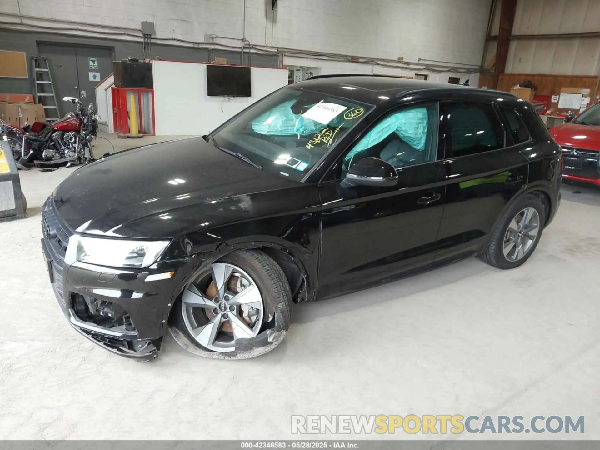 2 Photograph of a damaged car WA1ANAFY2L2076217 AUDI Q5 2020