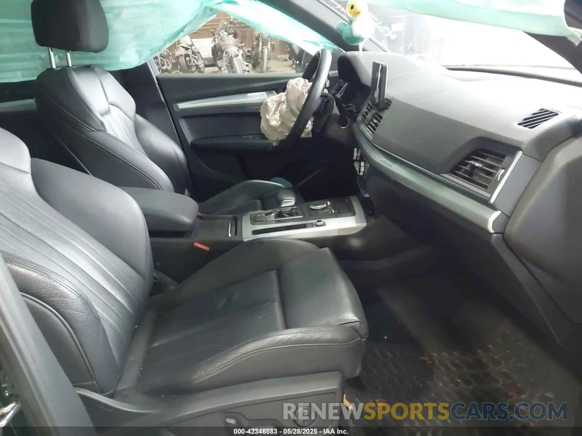 5 Photograph of a damaged car WA1ANAFY2L2076217 AUDI Q5 2020