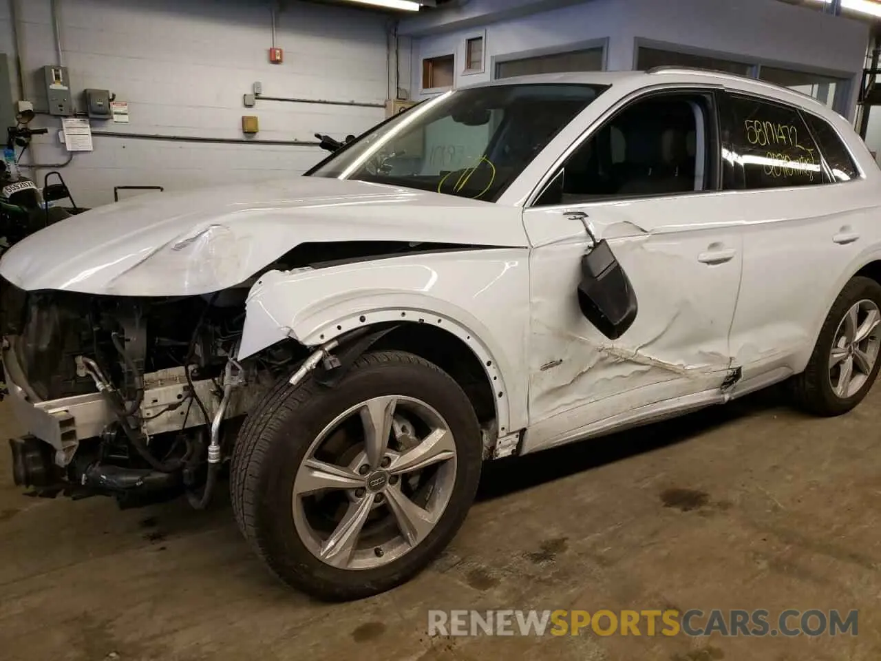 9 Photograph of a damaged car WA1ANAFY2L2081806 AUDI Q5 2020