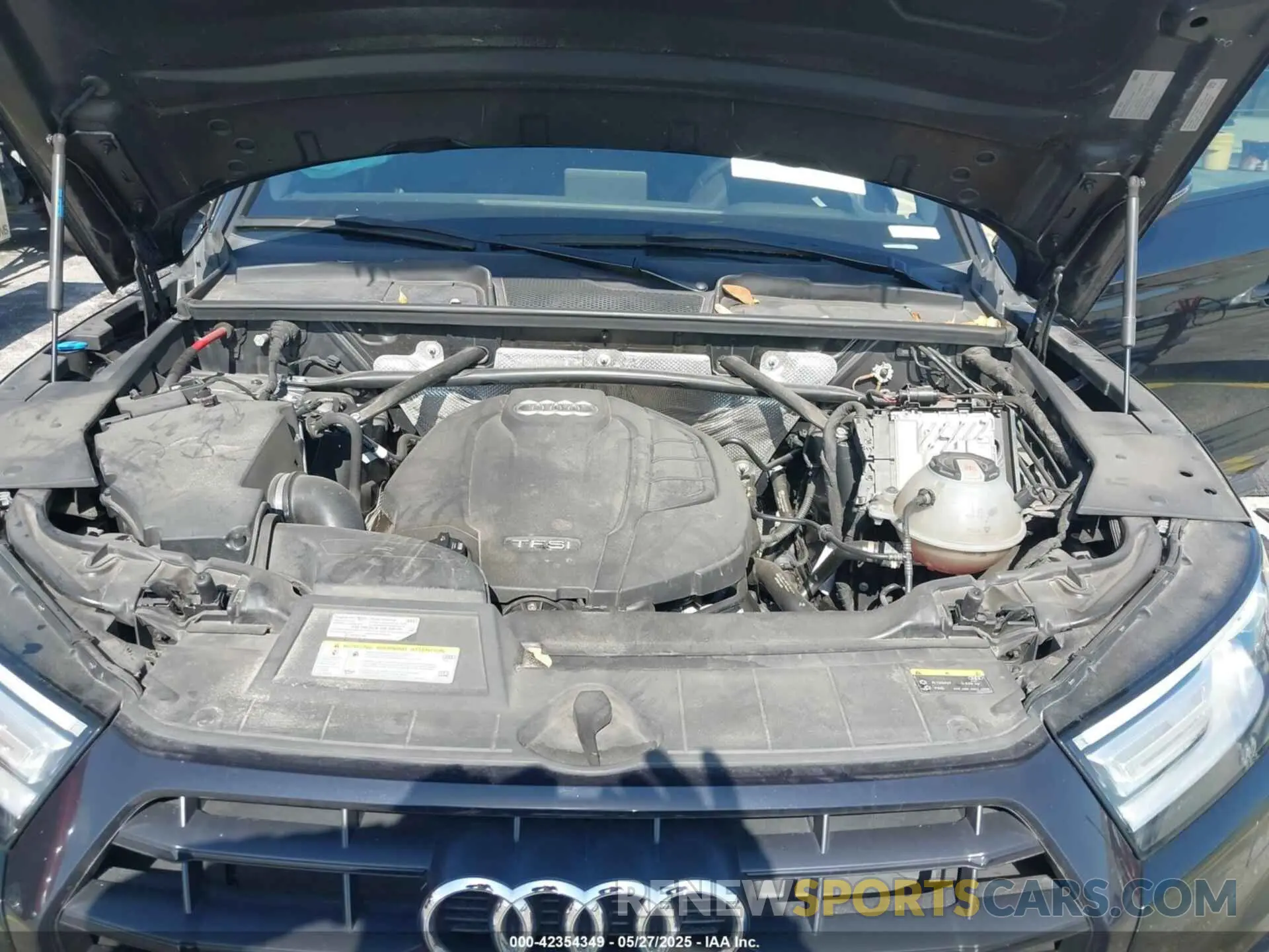 10 Photograph of a damaged car WA1ANAFY2L2085872 AUDI Q5 2020