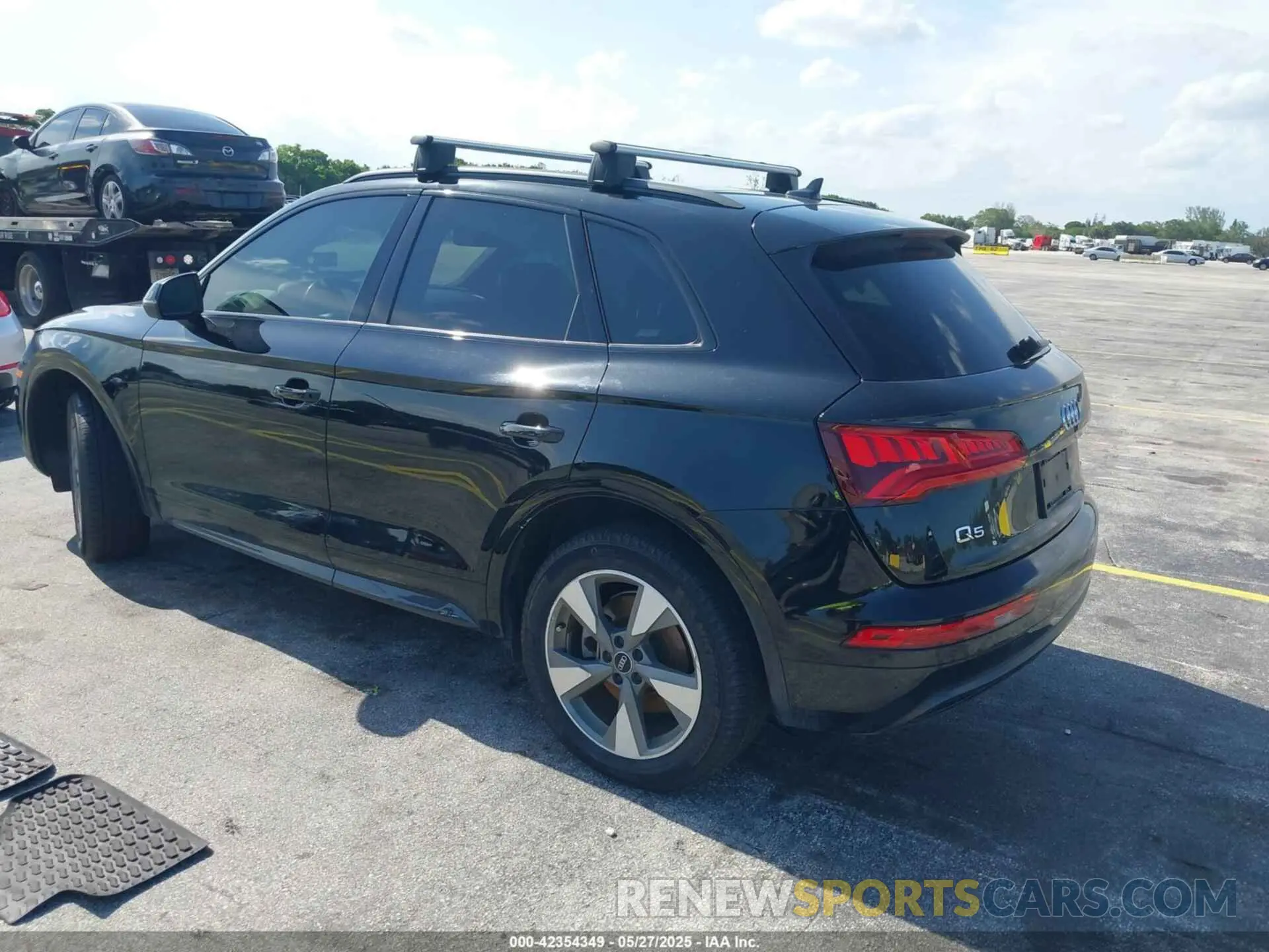 3 Photograph of a damaged car WA1ANAFY2L2085872 AUDI Q5 2020