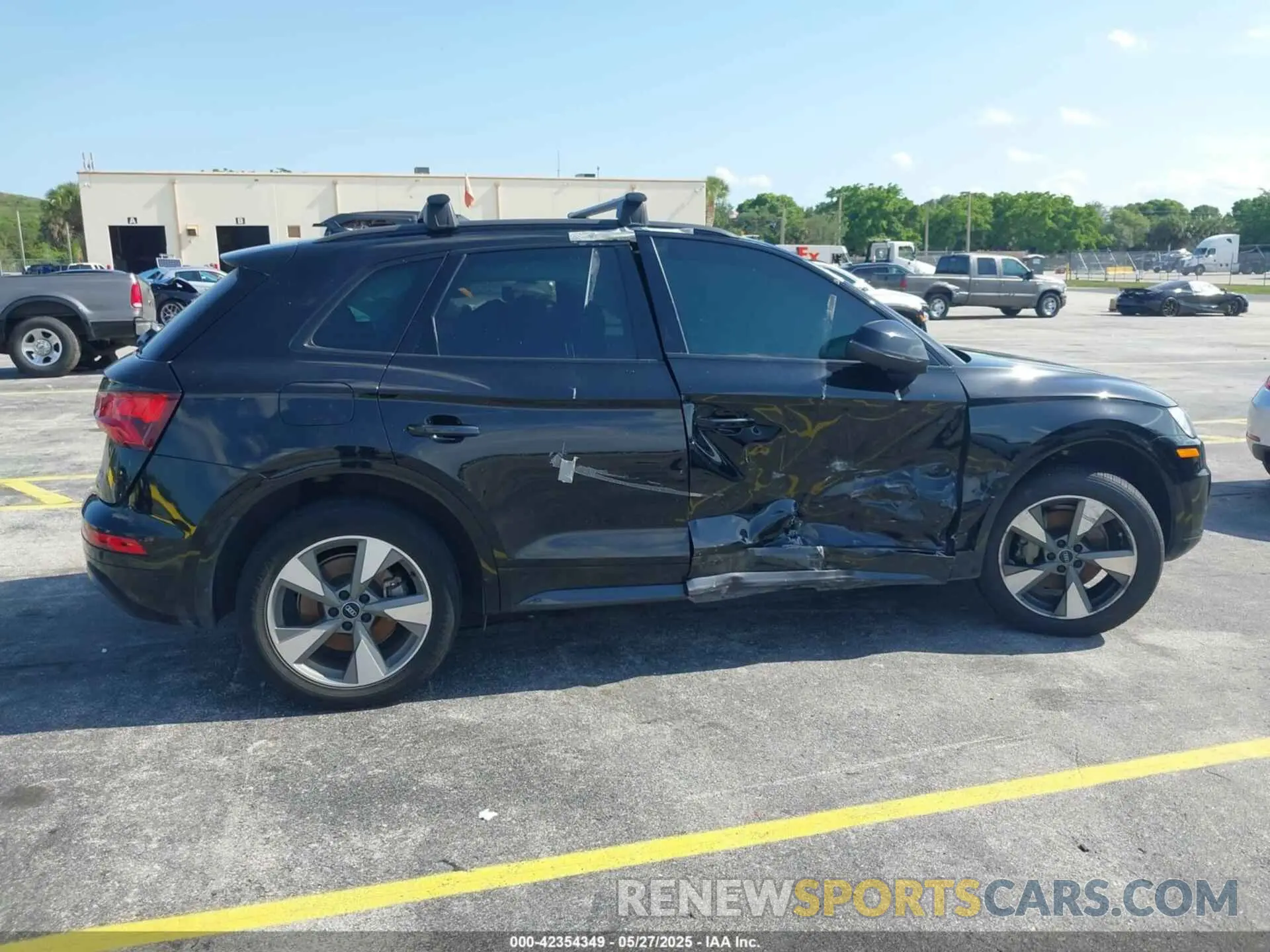 6 Photograph of a damaged car WA1ANAFY2L2085872 AUDI Q5 2020