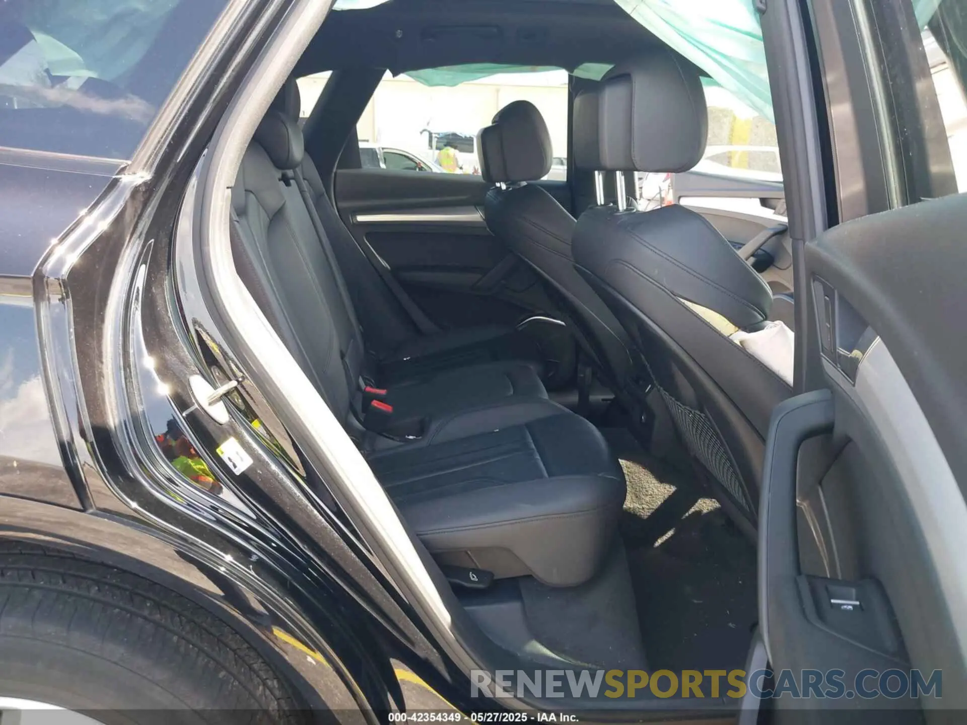 8 Photograph of a damaged car WA1ANAFY2L2085872 AUDI Q5 2020