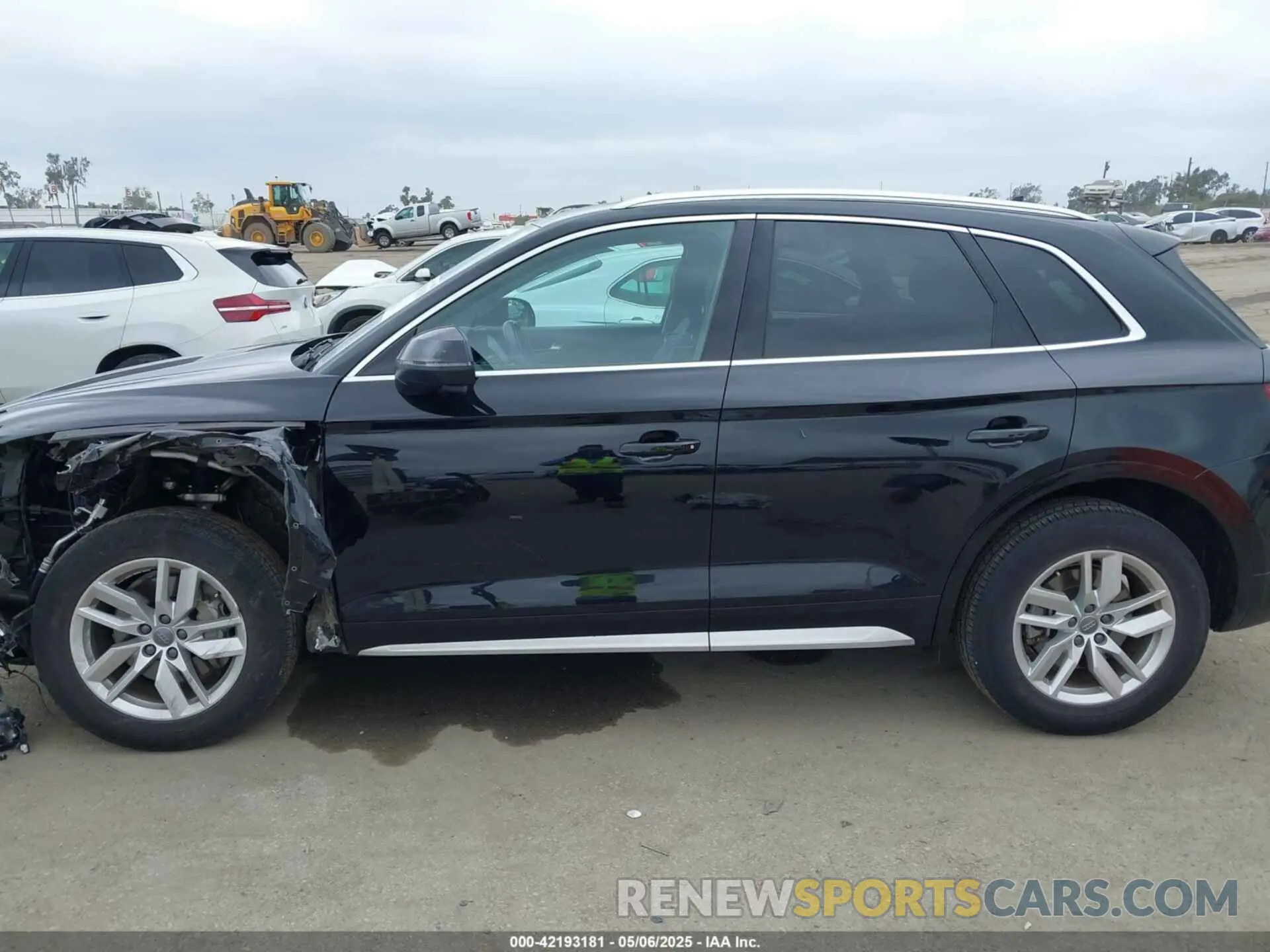 14 Photograph of a damaged car WA1ANAFY2L2086536 AUDI Q5 2020