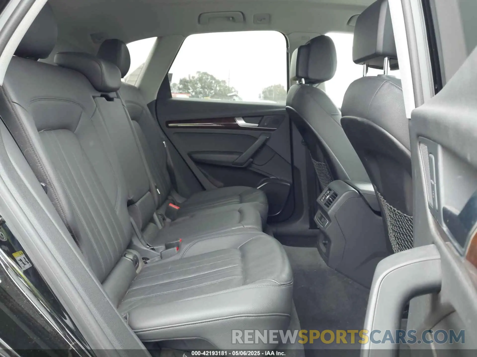 8 Photograph of a damaged car WA1ANAFY2L2086536 AUDI Q5 2020