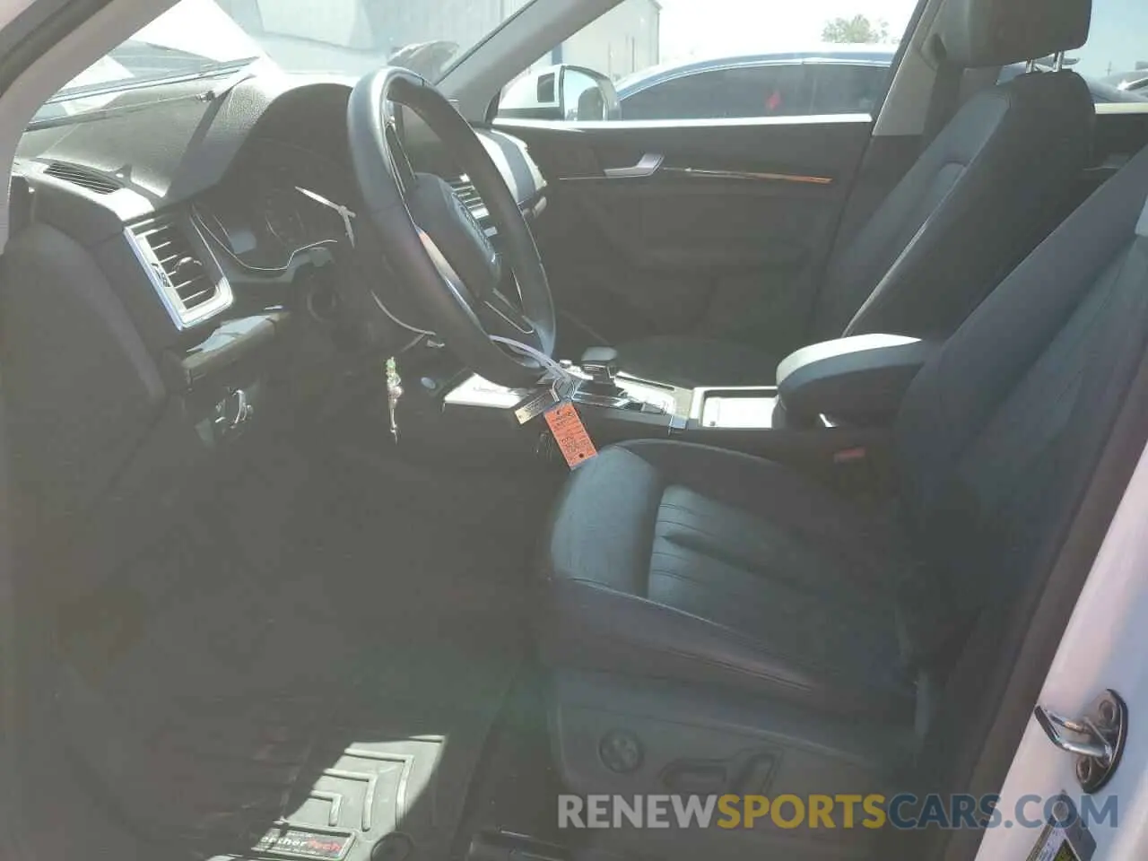 7 Photograph of a damaged car WA1ANAFY3L2013367 AUDI Q5 2020