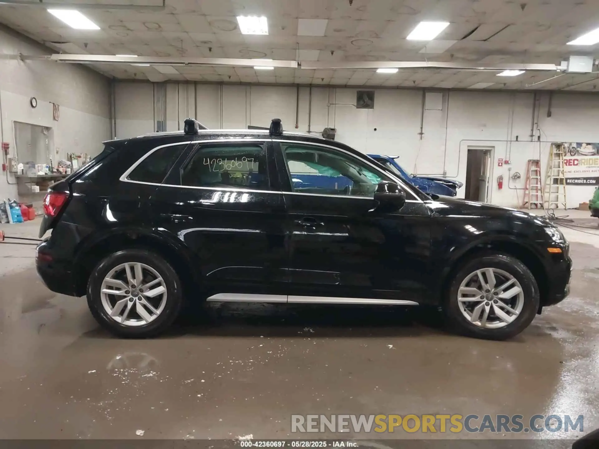 12 Photograph of a damaged car WA1ANAFY3L2036907 AUDI Q5 2020