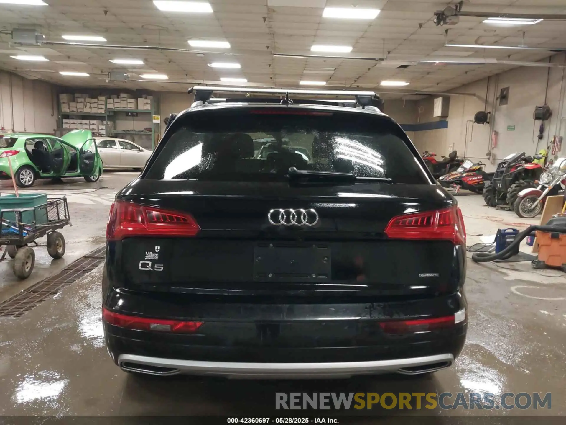 15 Photograph of a damaged car WA1ANAFY3L2036907 AUDI Q5 2020