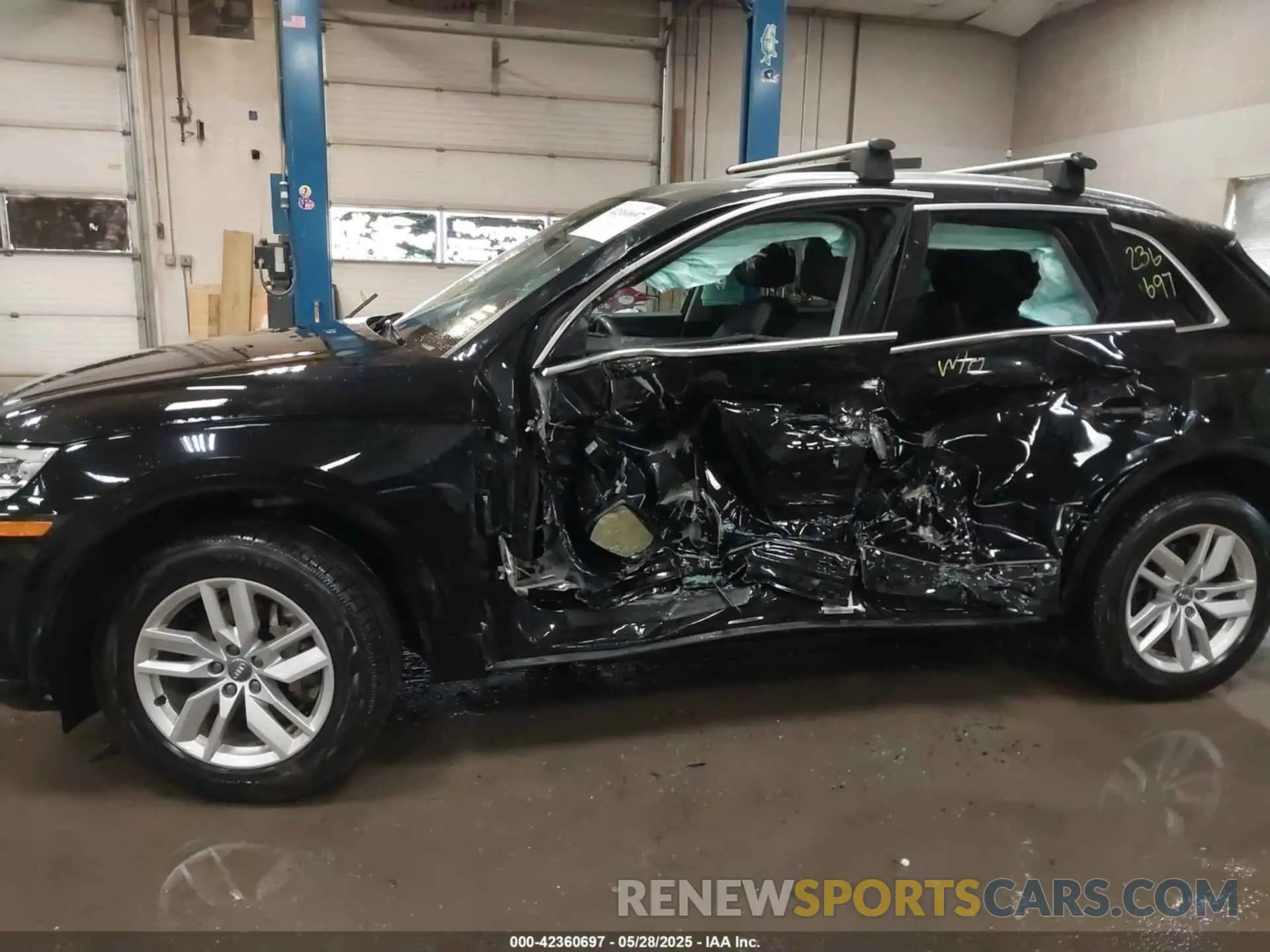 6 Photograph of a damaged car WA1ANAFY3L2036907 AUDI Q5 2020