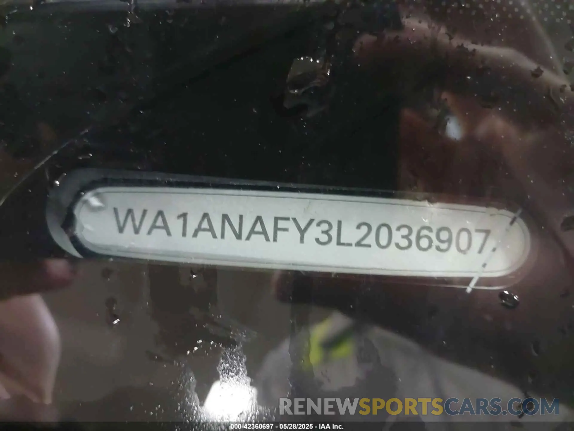 9 Photograph of a damaged car WA1ANAFY3L2036907 AUDI Q5 2020