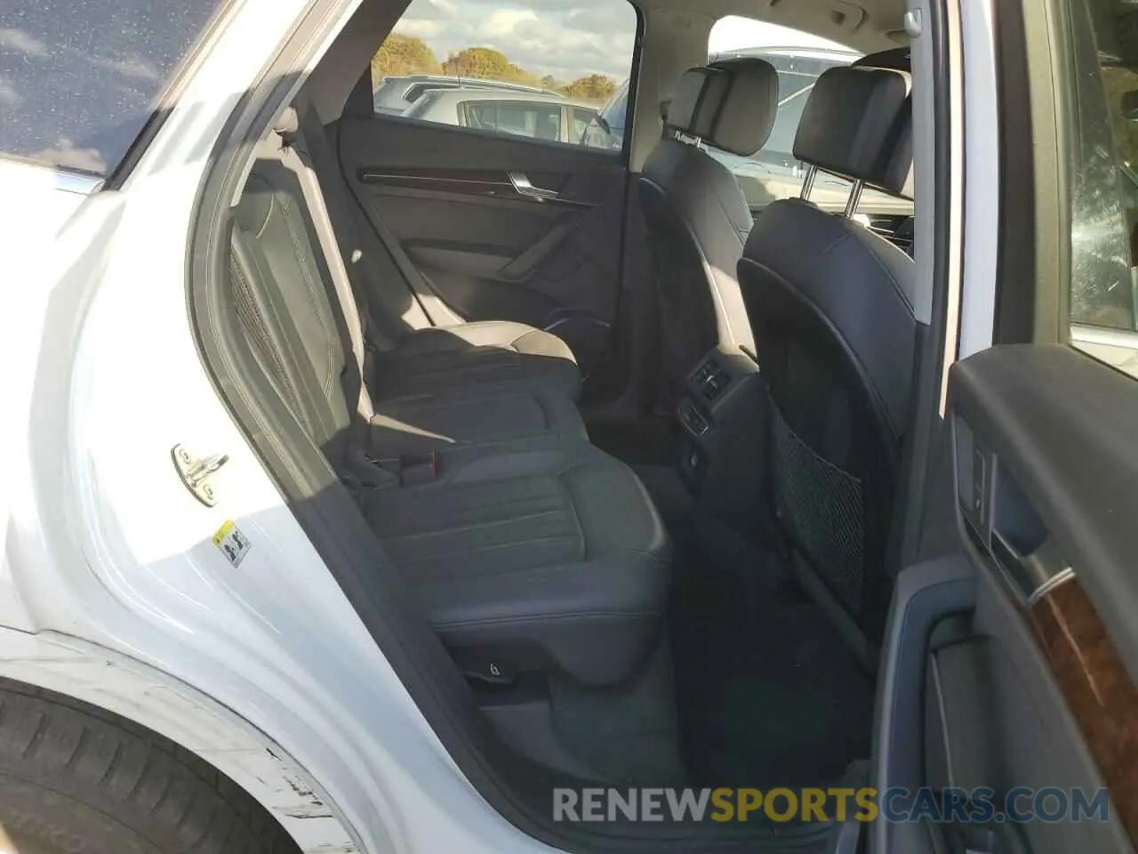 10 Photograph of a damaged car WA1ANAFY3L2054114 AUDI Q5 2020