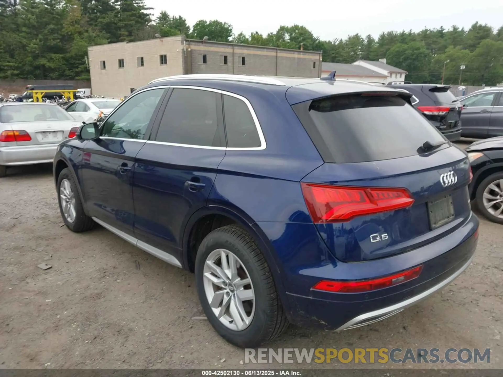 3 Photograph of a damaged car WA1ANAFY3L2088568 AUDI Q5 2020