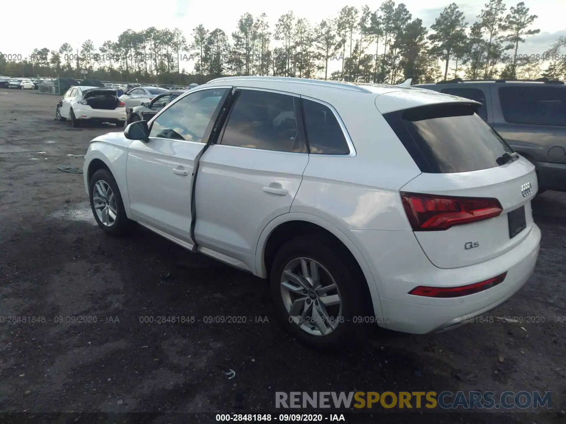 3 Photograph of a damaged car WA1ANAFY4L2021039 AUDI Q5 2020